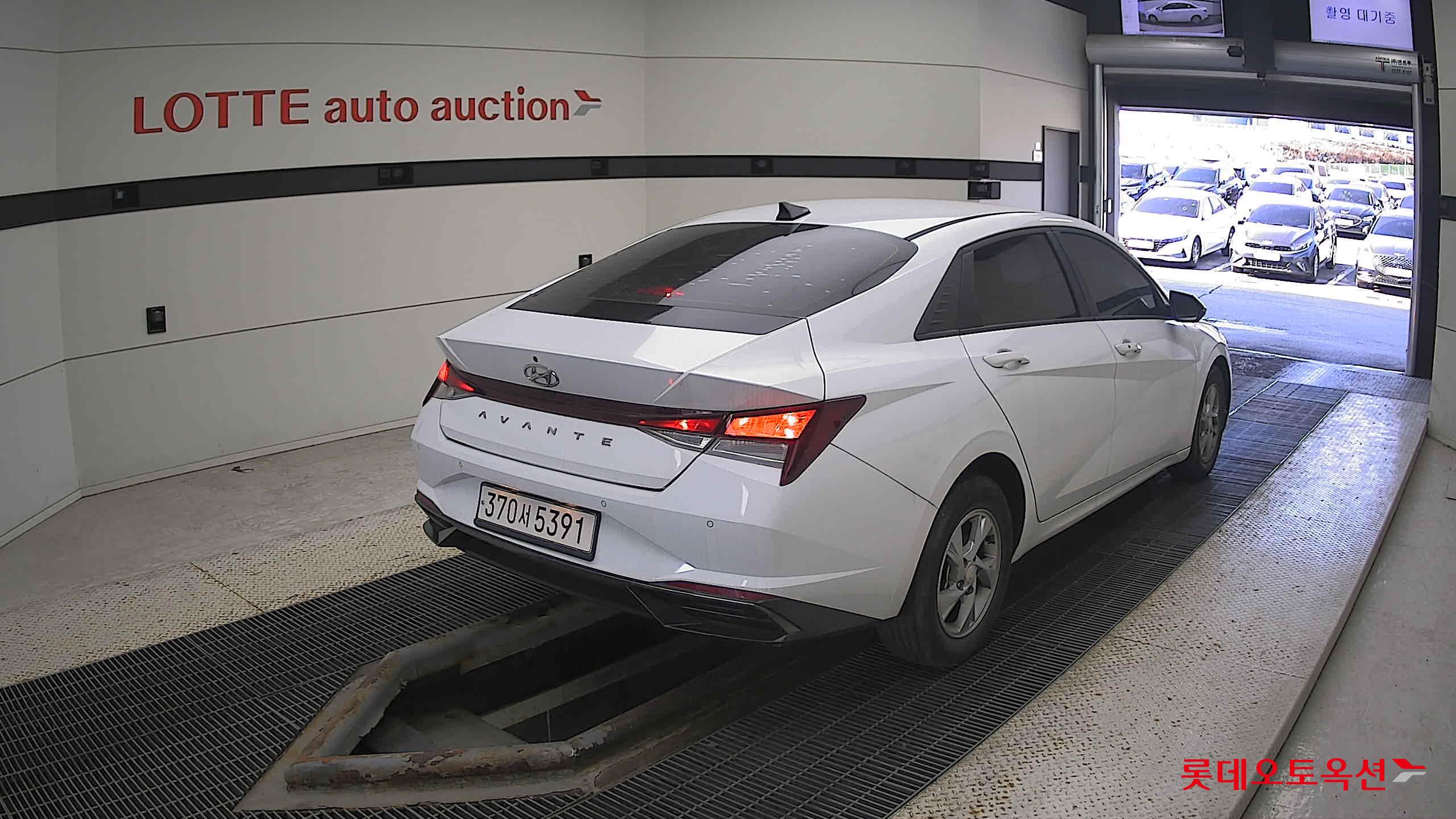 Hyundai Avante 2021 Белый из Кореи, фото 4