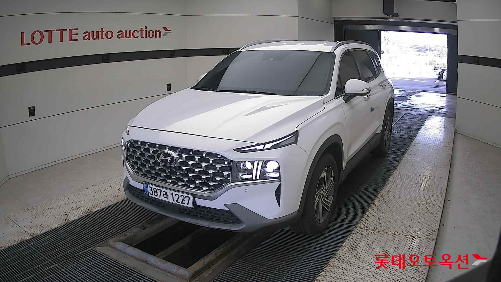 Hyundai Santa Fe 2021 Белый из Кореи