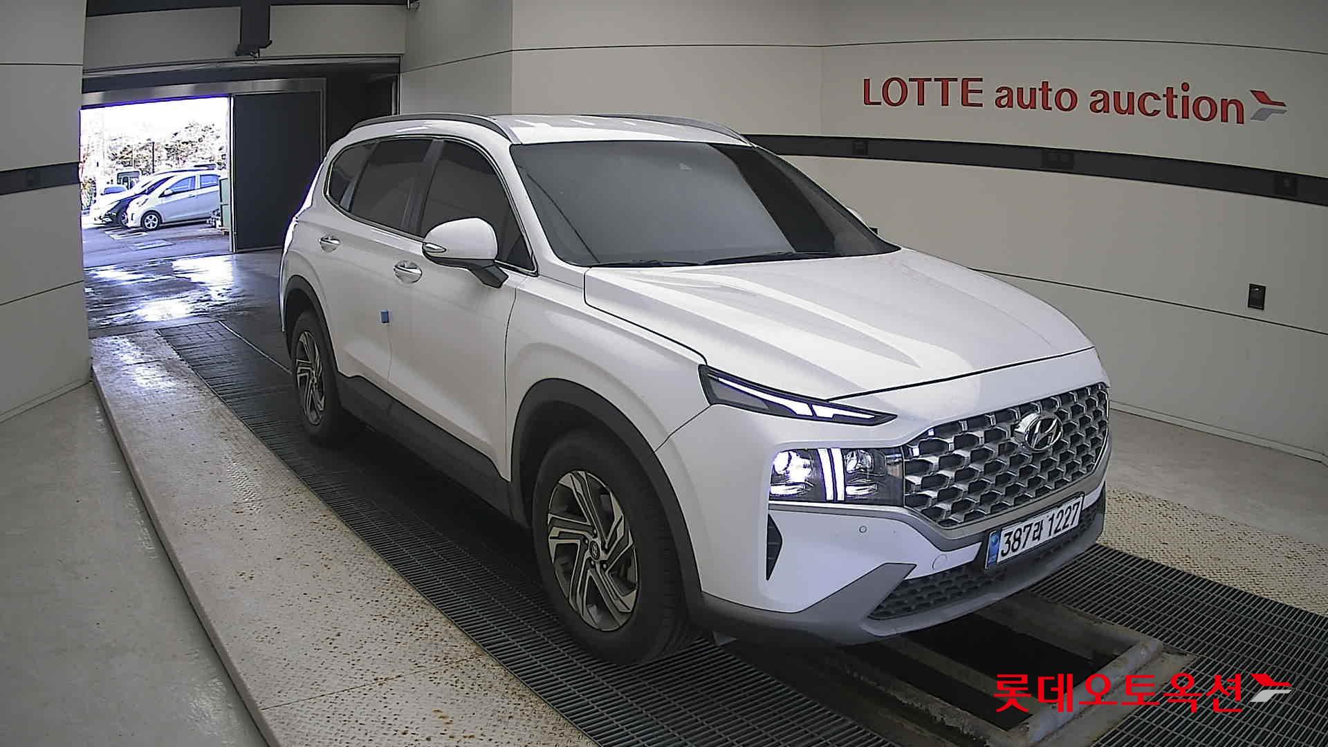 Hyundai Santa Fe 2021 Белый из Кореи, фото 2