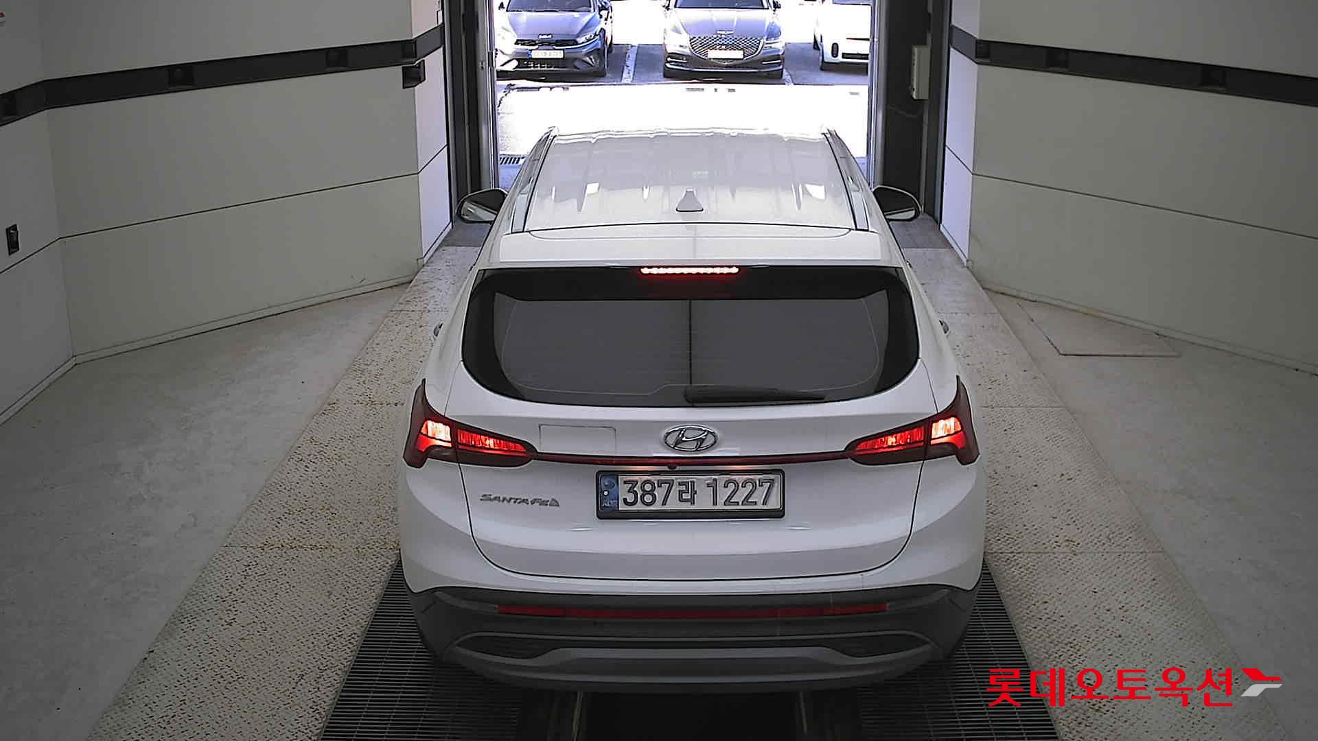 Hyundai Santa Fe 2021 Белый из Кореи, фото 5