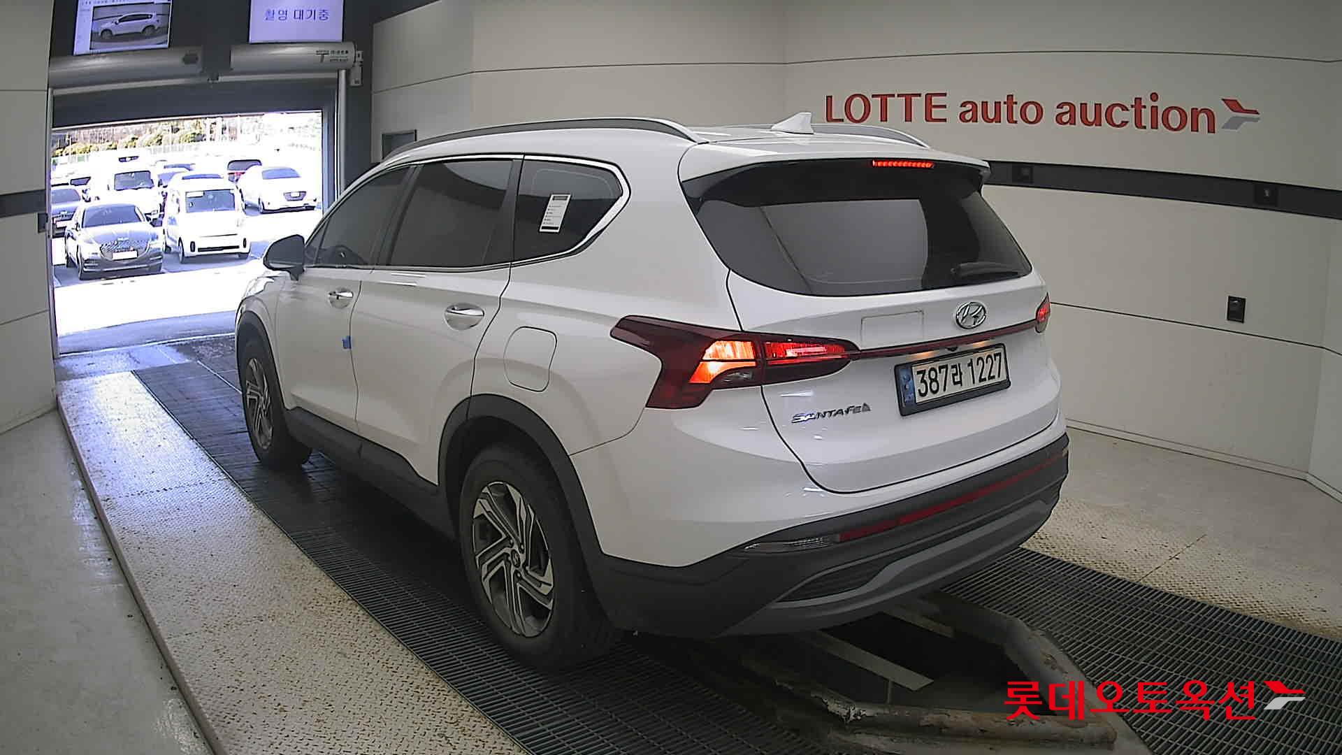 Hyundai Santa Fe 2021 Белый из Кореи, фото 6