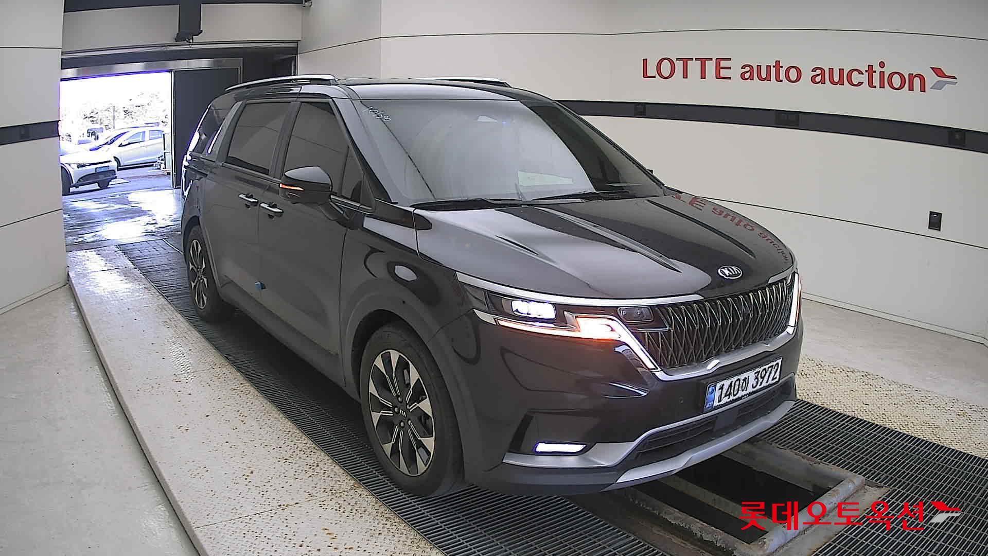 Kia Carnival 2021 Черный из Кореи, фото 2