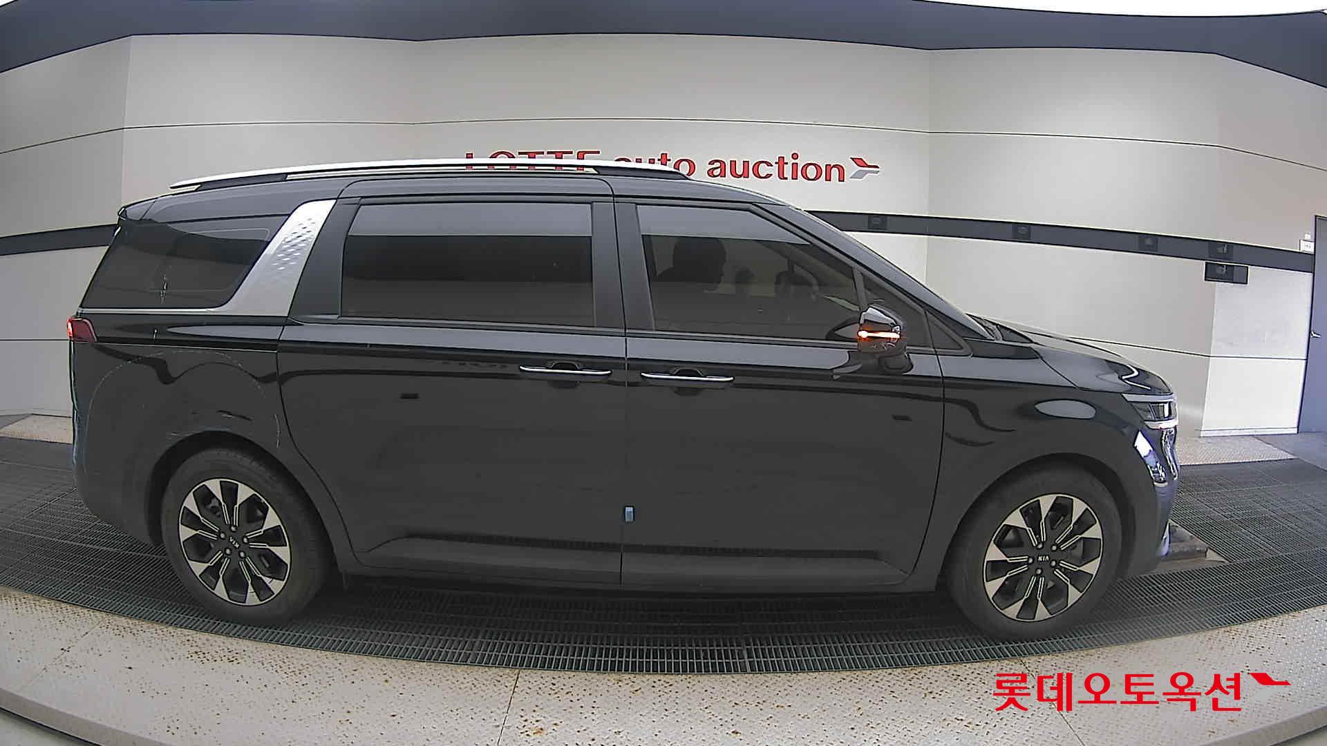 Kia Carnival 2021 Черный из Кореи, фото 3