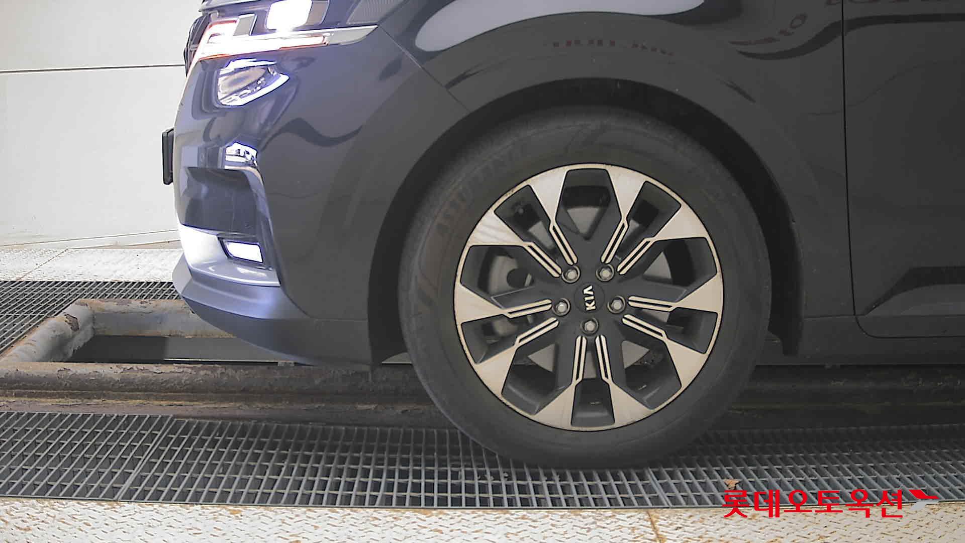 Kia Carnival id 3441785 из Кореи 21