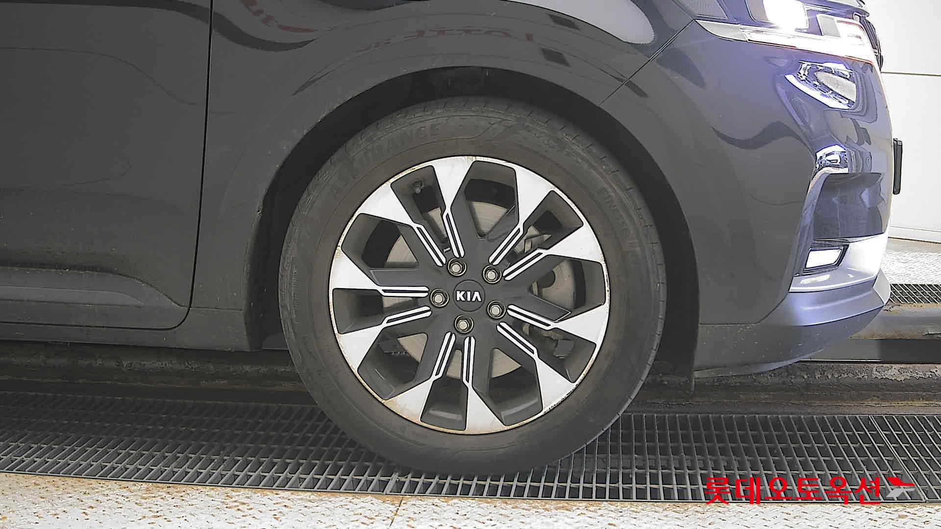 Kia Carnival id 3441785 из Кореи 23