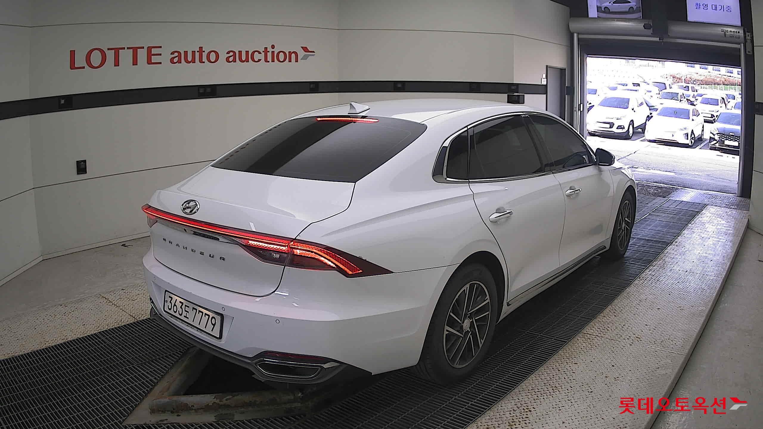Hyundai Grandeur 2023 Белый из Кореи, фото 4