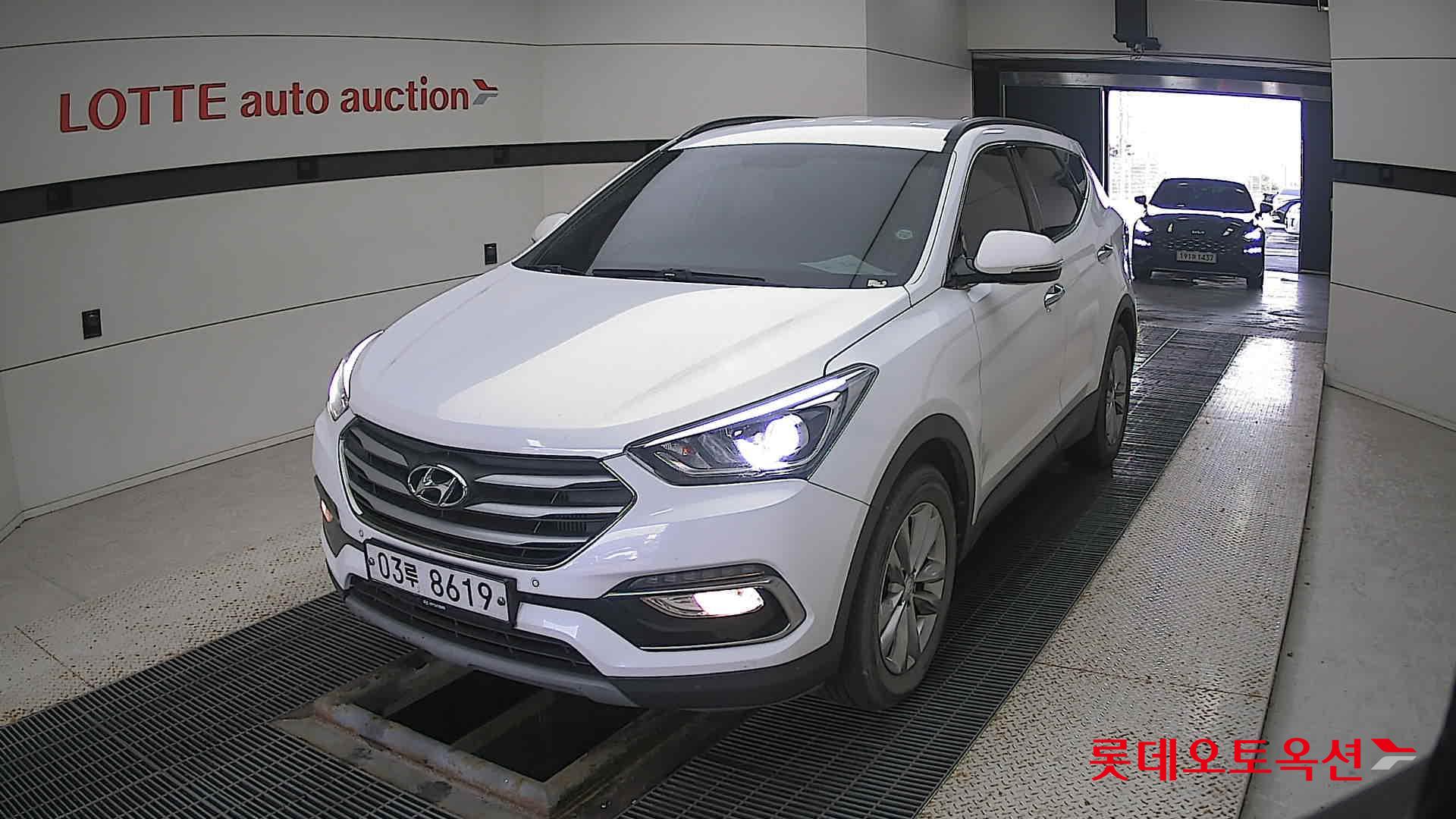 Hyundai Santa Fe 2018 Белый из Кореи