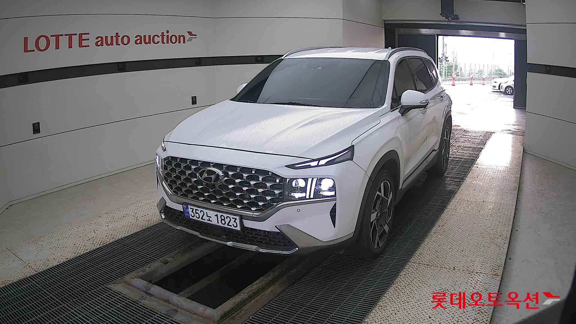 Hyundai Santa Fe 2023 Белый из Кореи