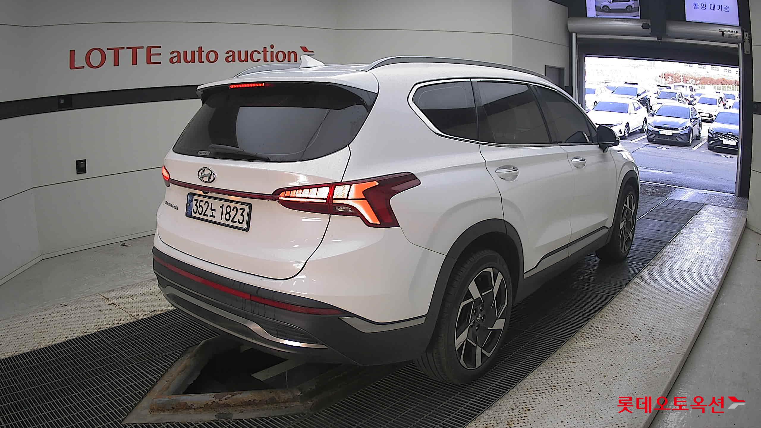Hyundai Santa Fe 2023 Белый из Кореи, фото 4