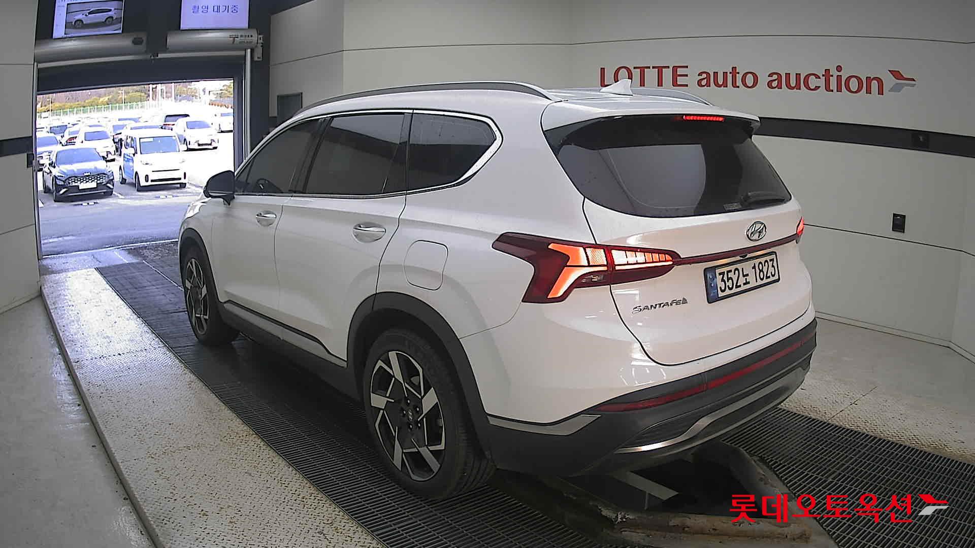 Hyundai Santa Fe 2023 Белый из Кореи, фото 6