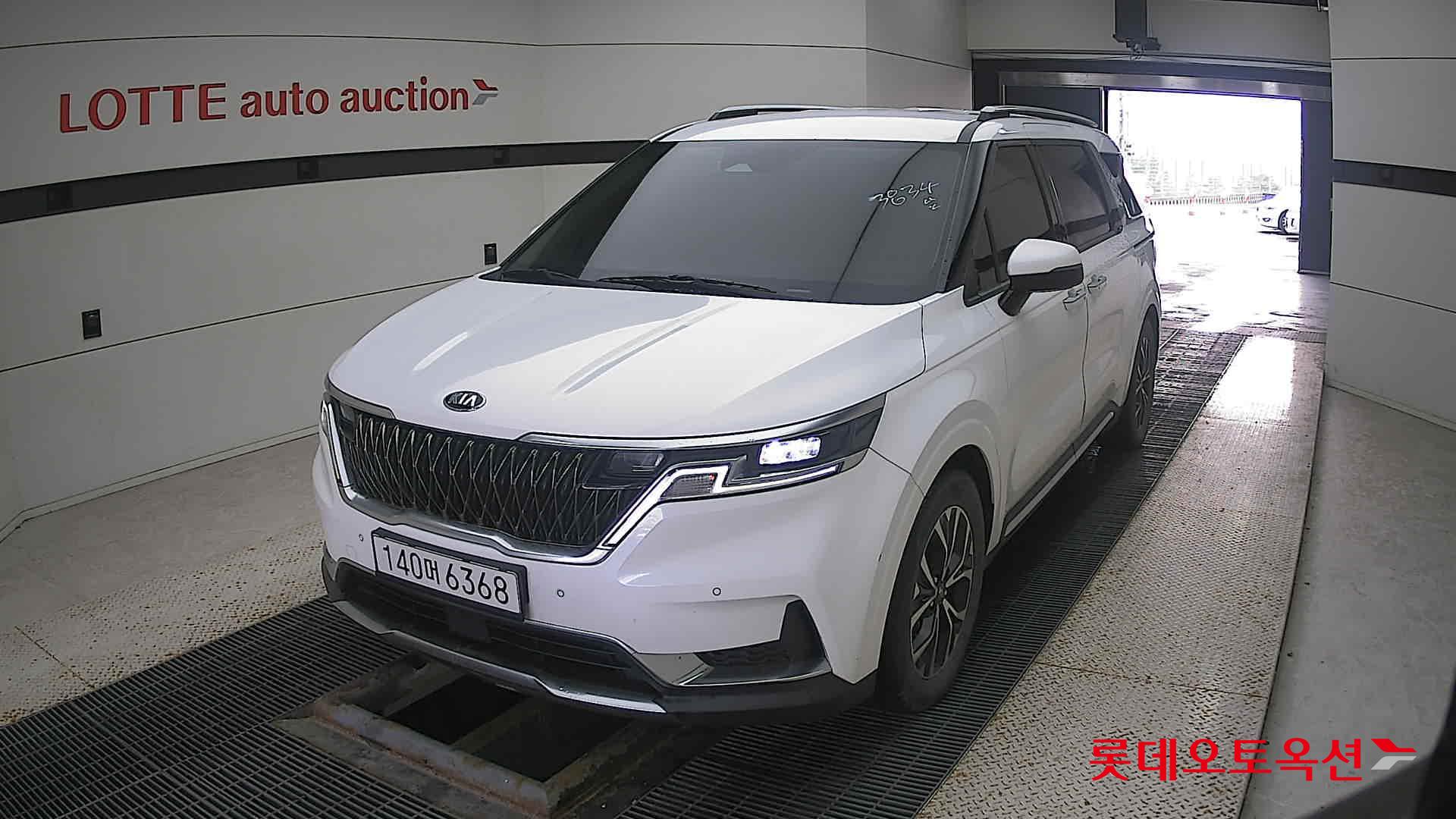 Kia Carnival 2021 Белый из Кореи