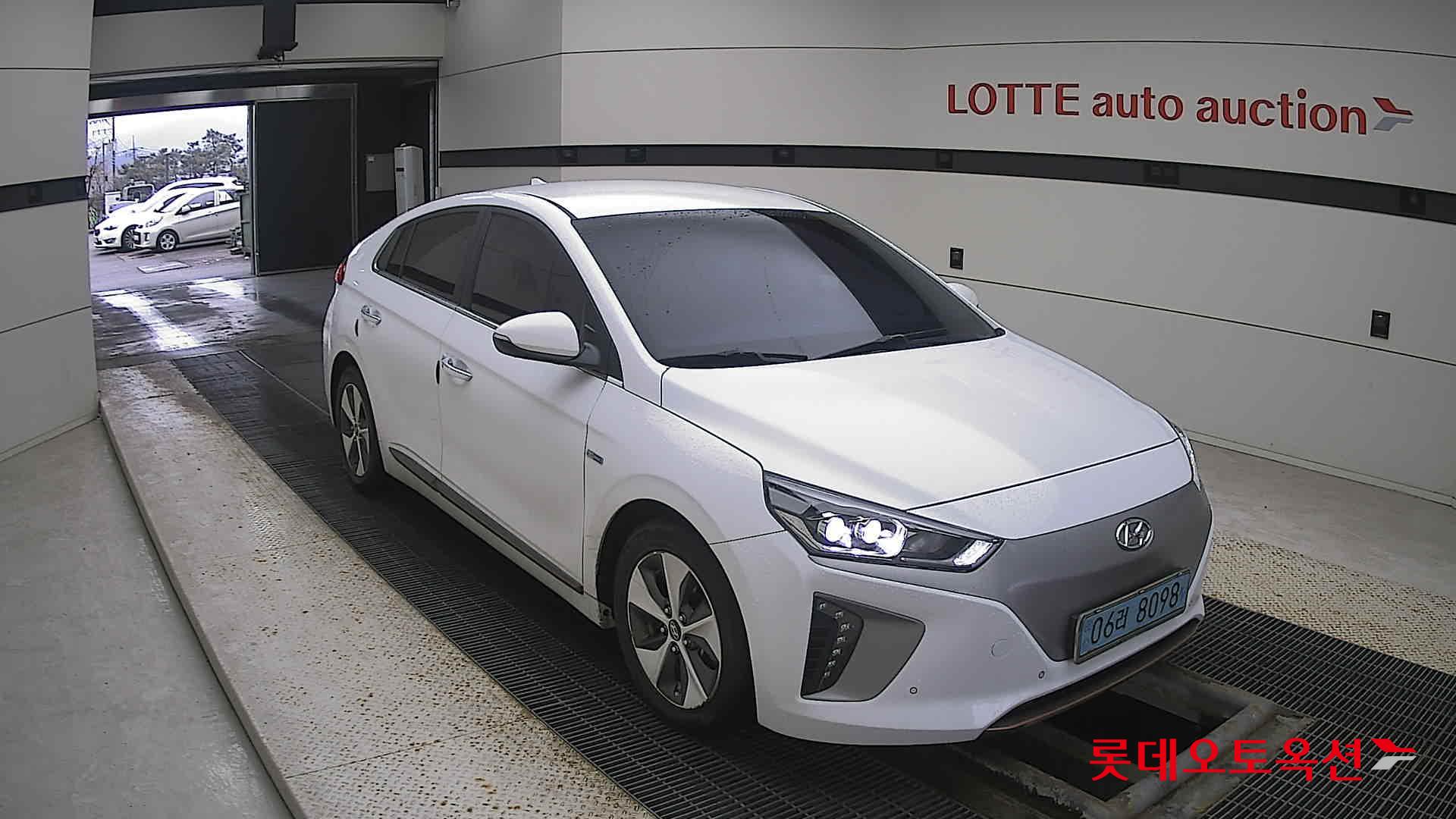 Hyundai IONIQ Electric 2018 Белый из Кореи, фото 2