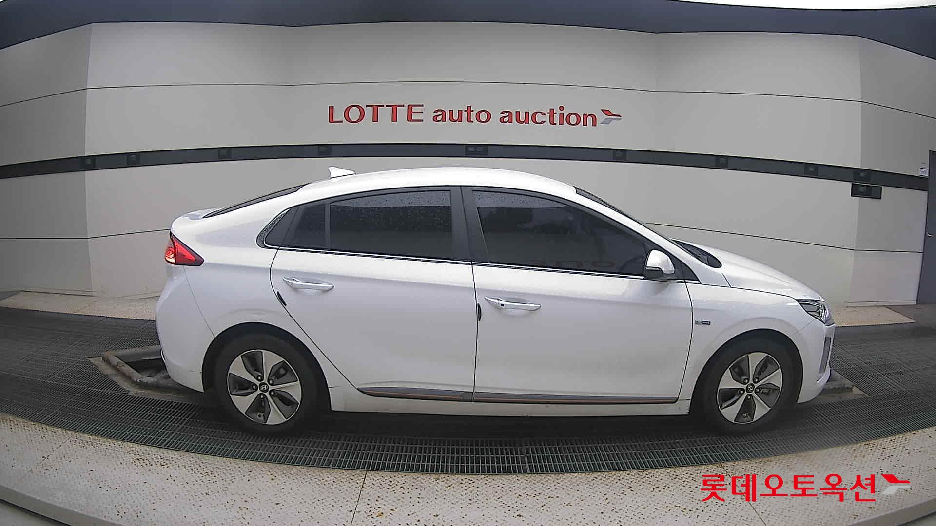 Hyundai IONIQ Electric 2018 Белый из Кореи, фото 3