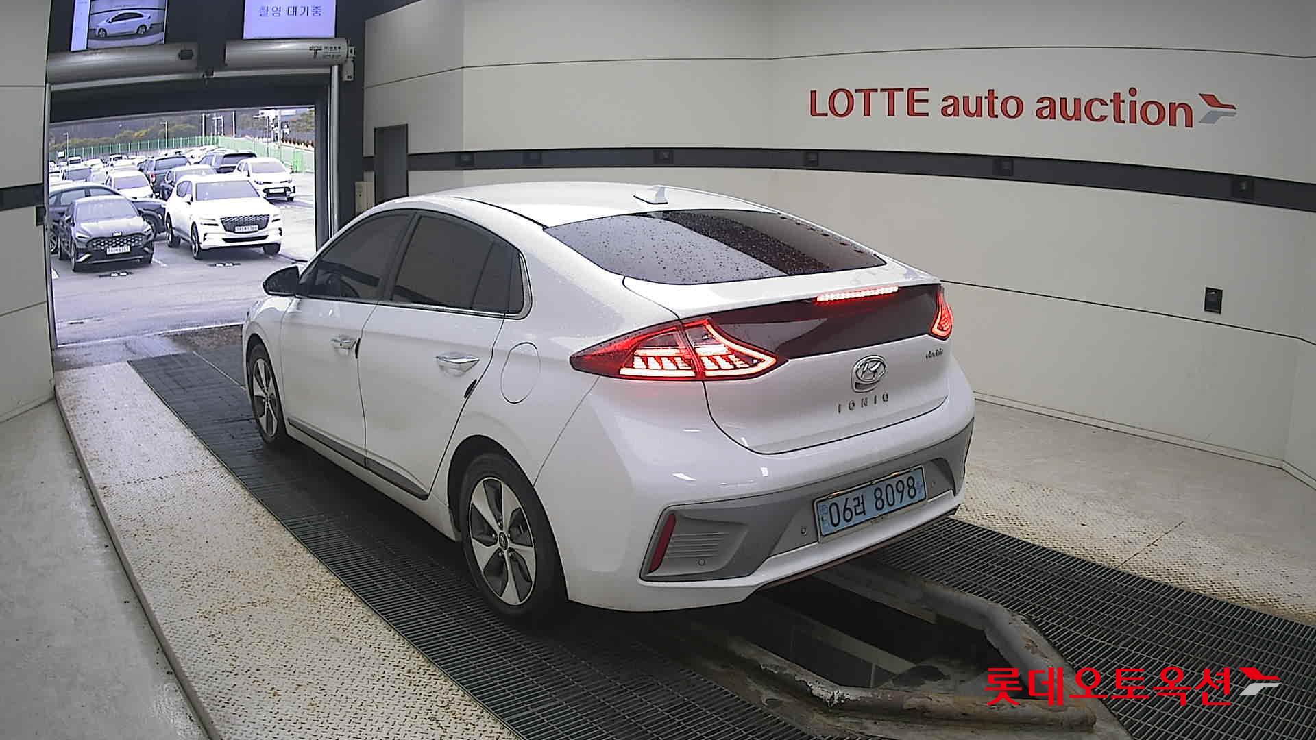 Hyundai IONIQ Electric 2018 Белый из Кореи, фото 6