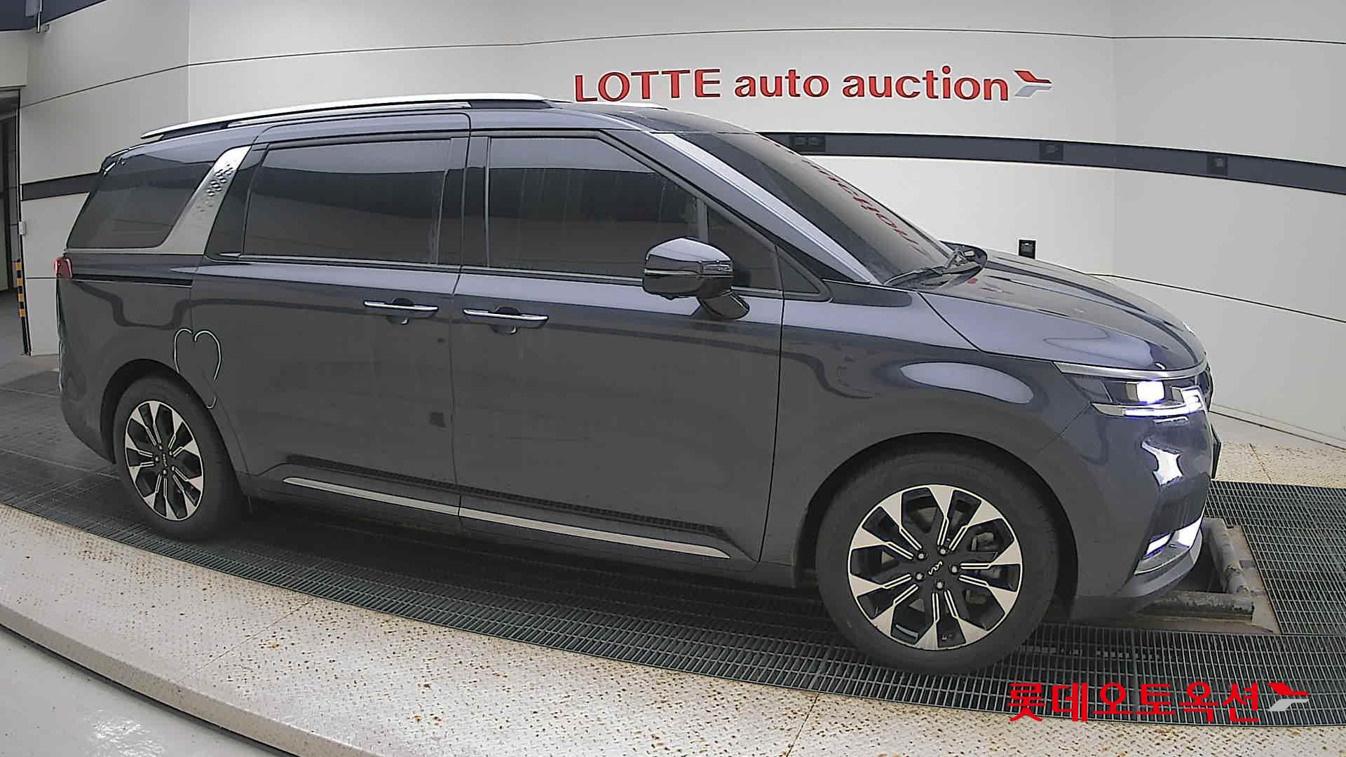 Kia Carnival id 3476471 из Кореи 17