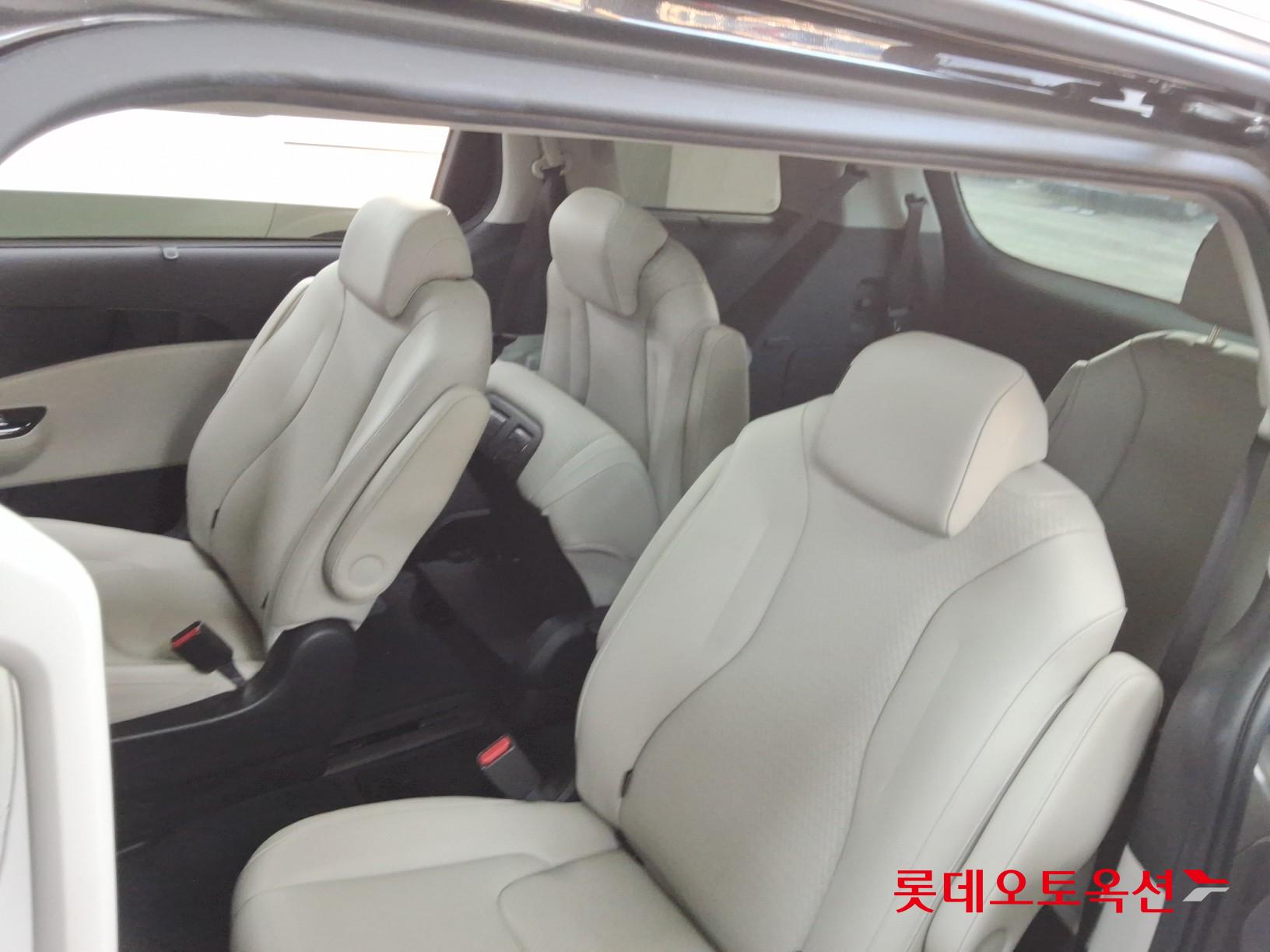 Kia Carnival id 3476471 из Кореи 36