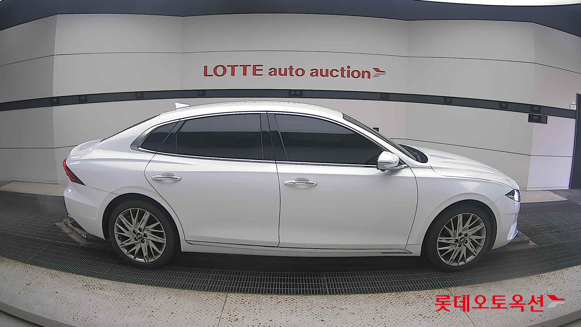 Hyundai Grandeur 2022 Белый из Кореи, фото 3