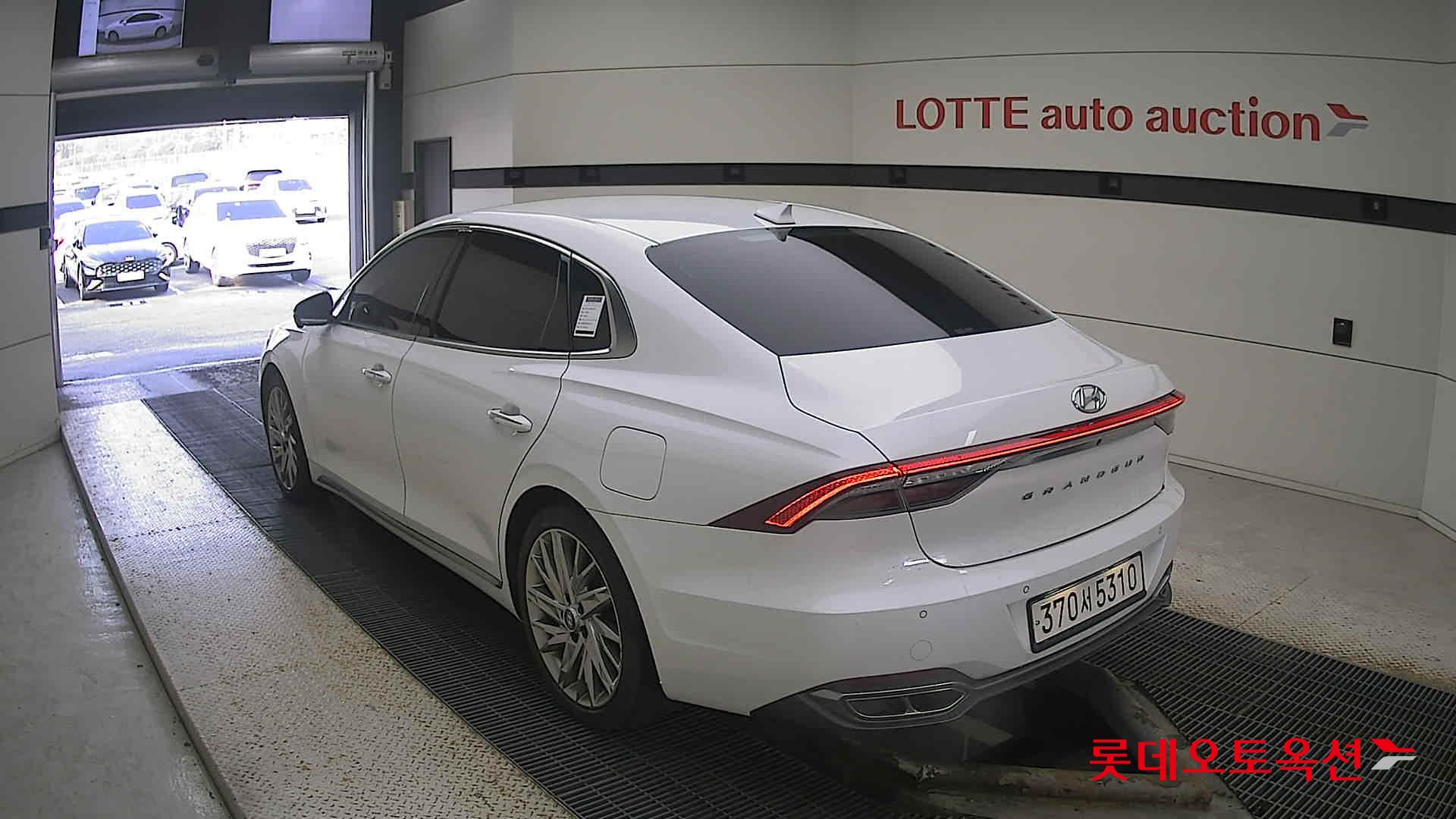 Hyundai Grandeur 2022 Белый из Кореи, фото 6
