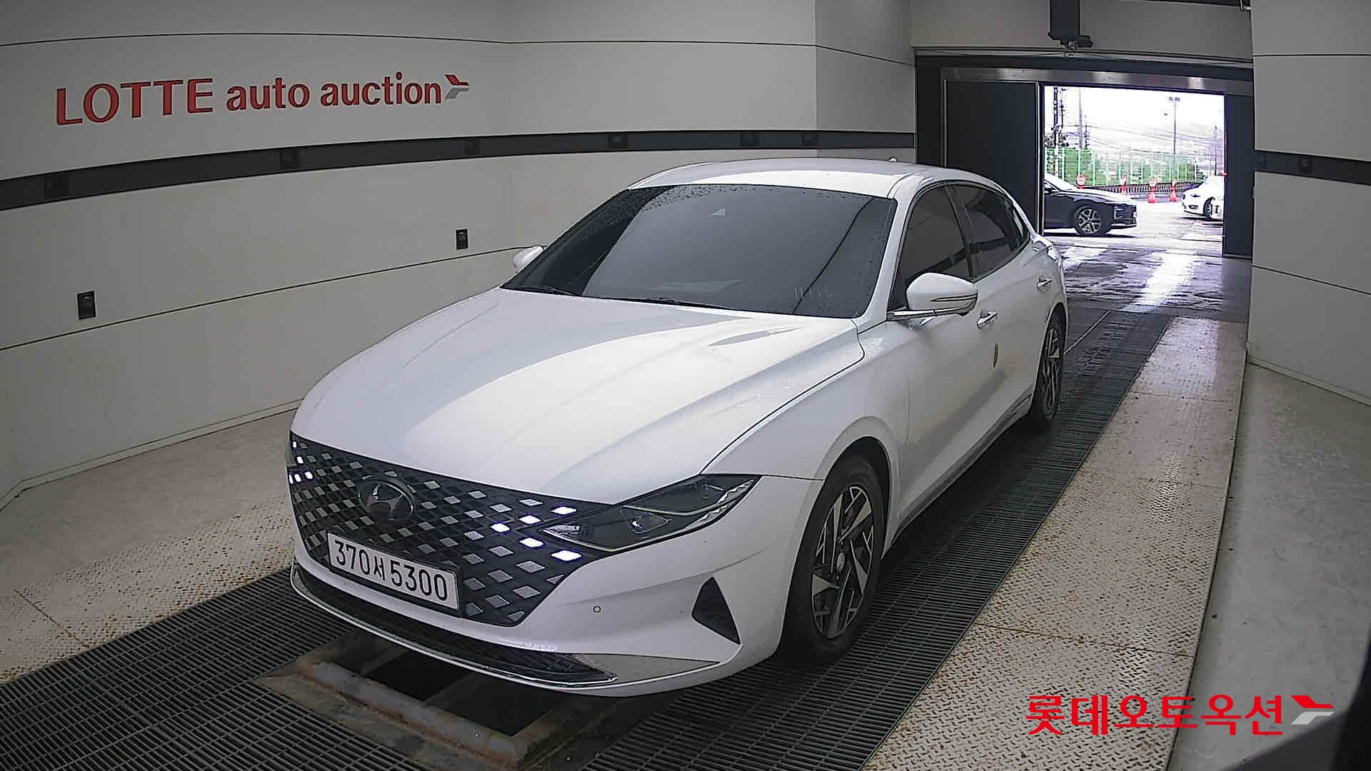 Hyundai Grandeur Hybrid 2021 Белый из Кореи