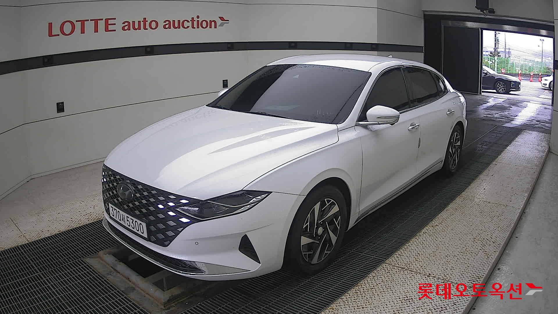 Hyundai Grandeur Hybrid id 3471618 из Кореи 14