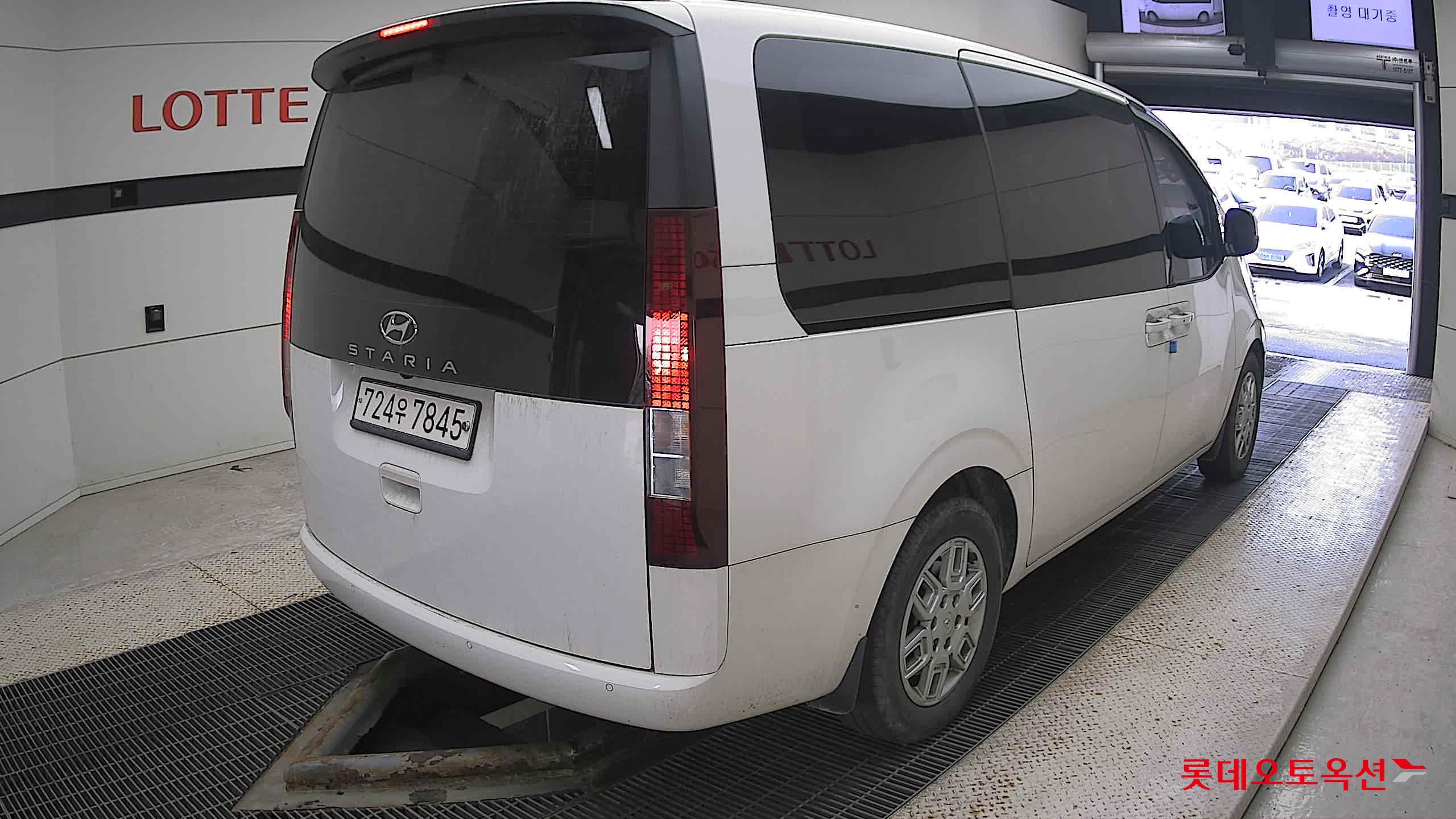 Hyundai Staria 2023 Белый из Кореи, фото 4