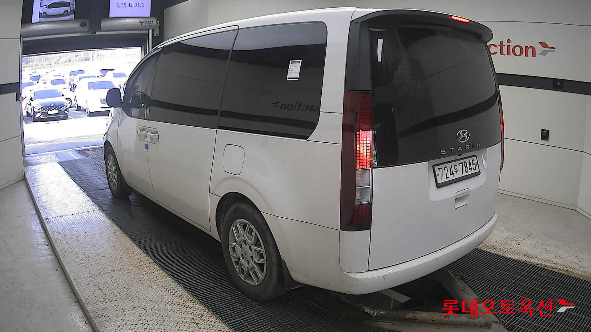 Hyundai Staria 2023 Белый из Кореи, фото 6