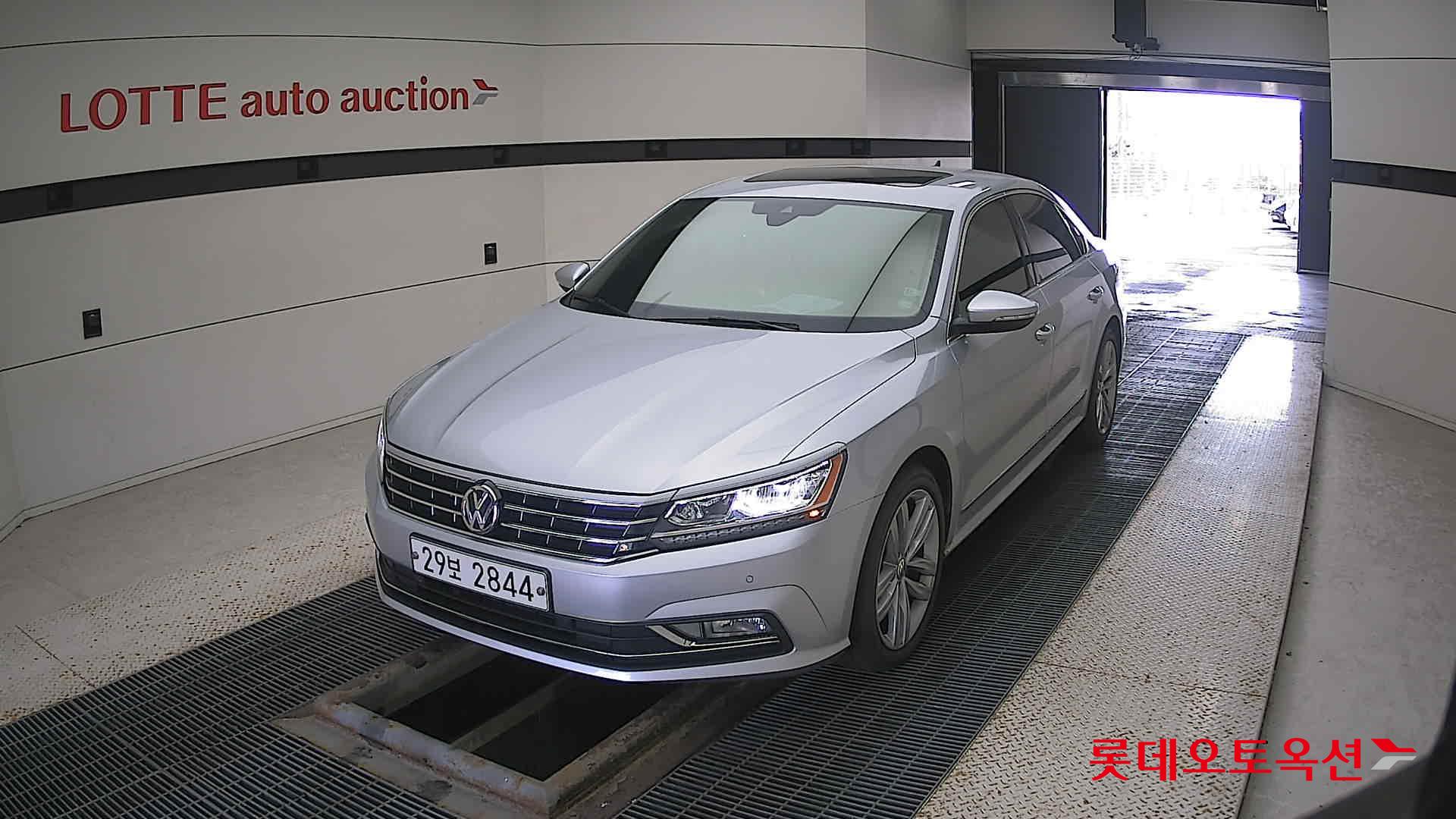 Volkswagen Passat 2.0 TSI 2018 Другое из Кореи