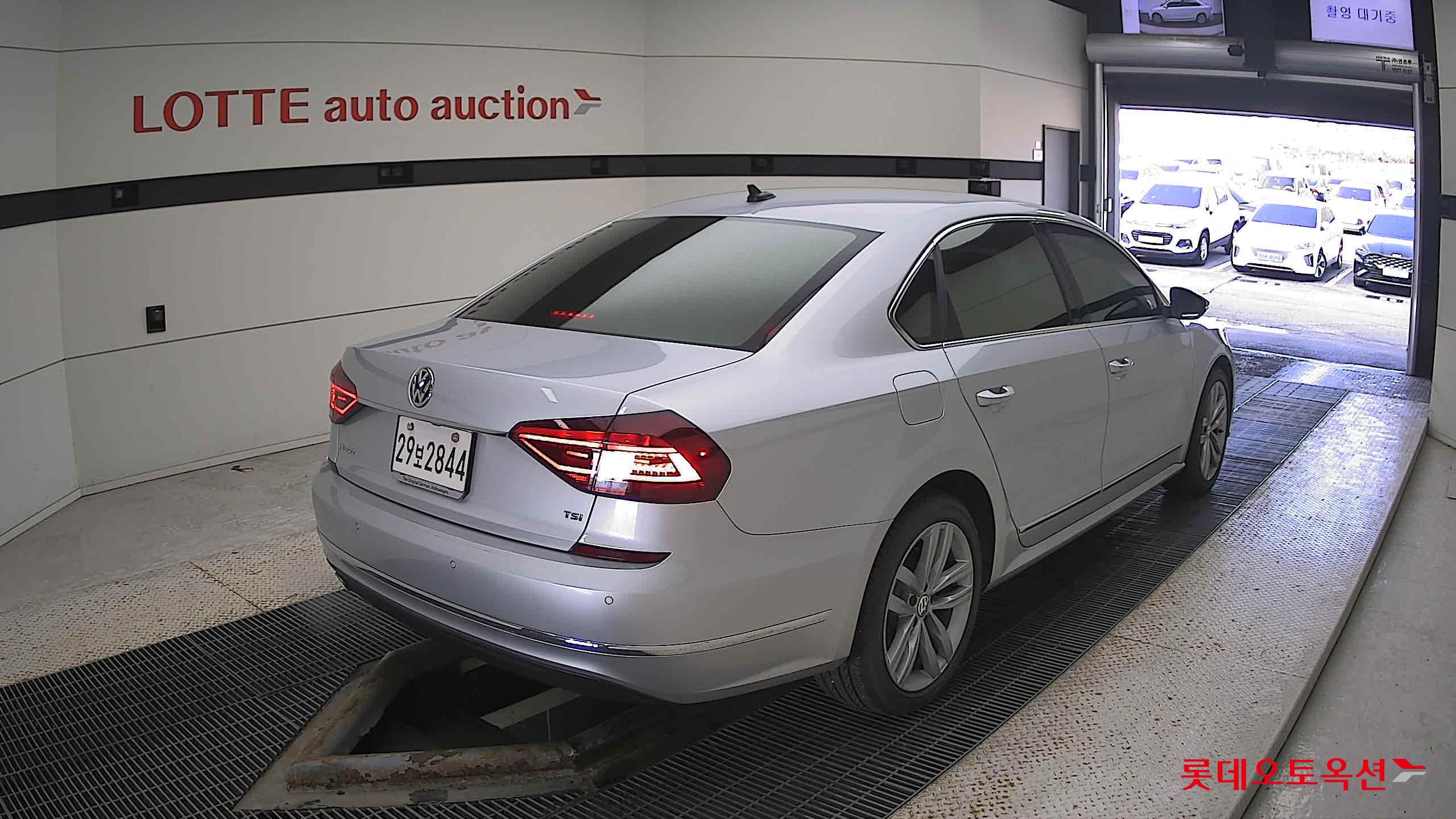 Volkswagen Passat 2.0 TSI 2018 Другое из Кореи, фото 4