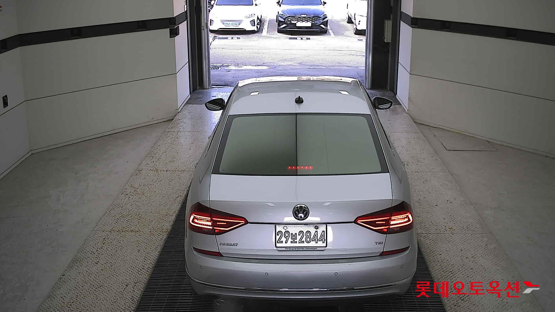 Volkswagen Passat 2.0 TSI 2018 Другое из Кореи, фото 5