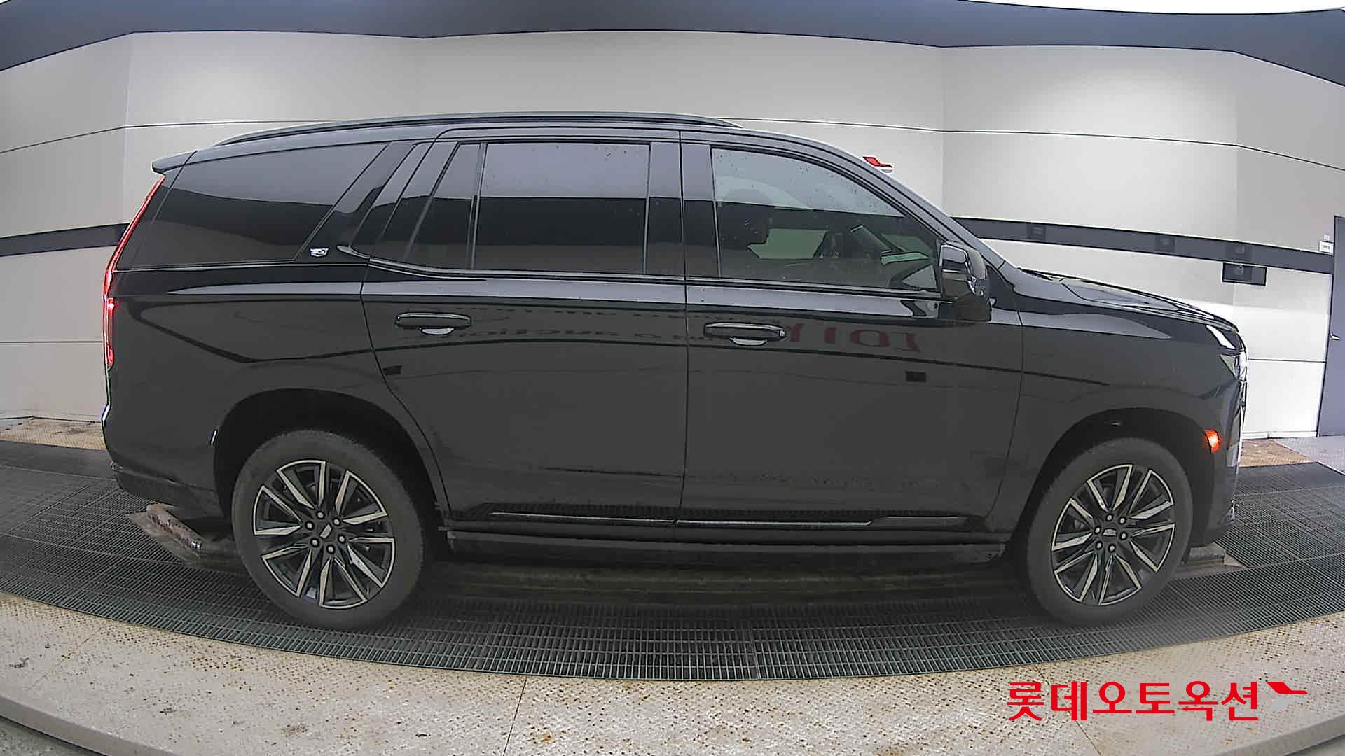 2022 - Cadillac ESCALADE