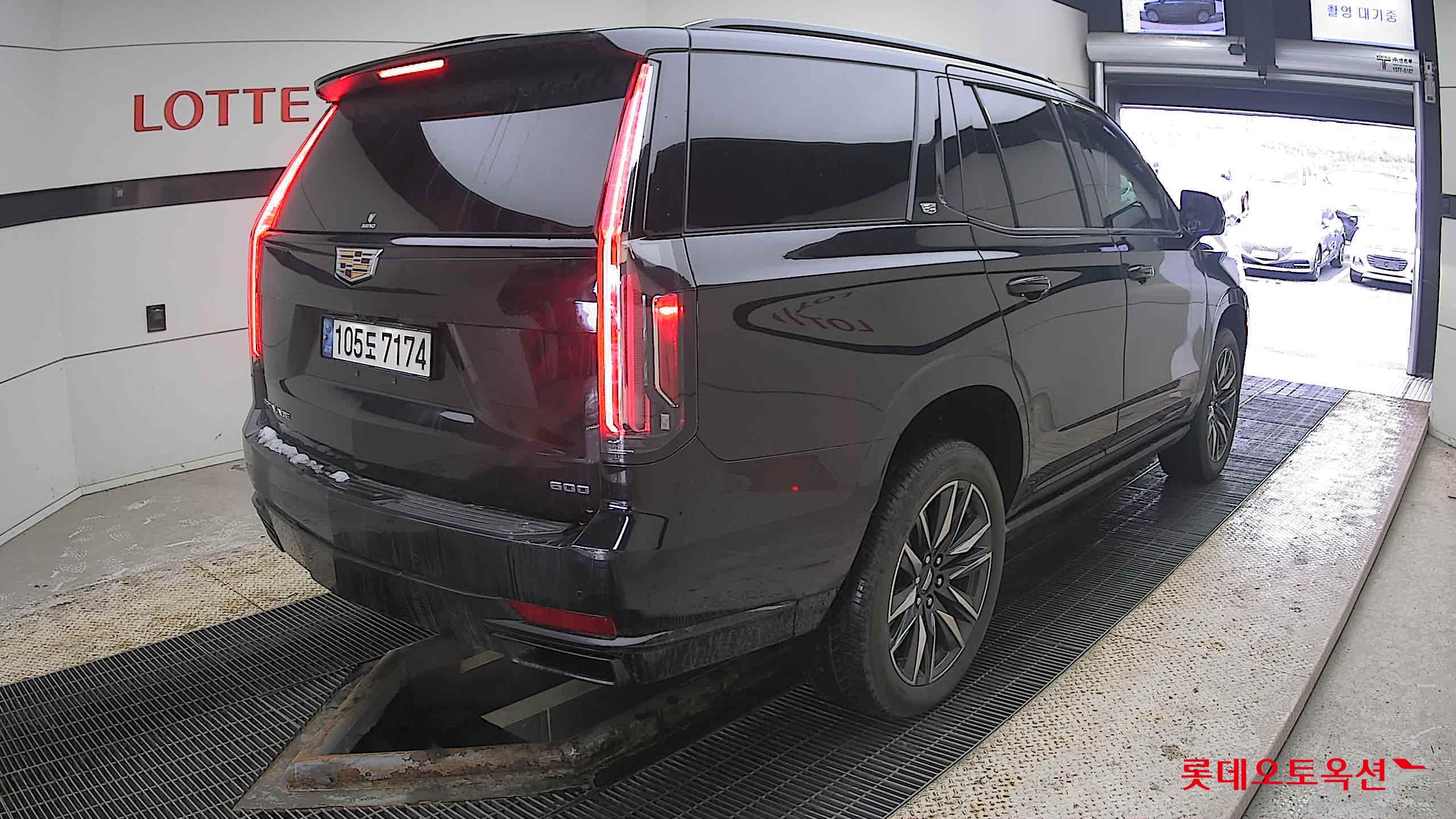 2022 - Cadillac ESCALADE