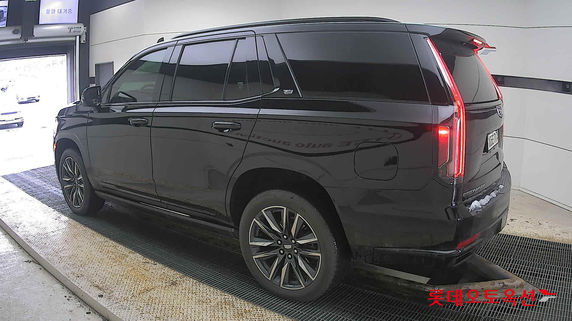 2022 - Cadillac ESCALADE