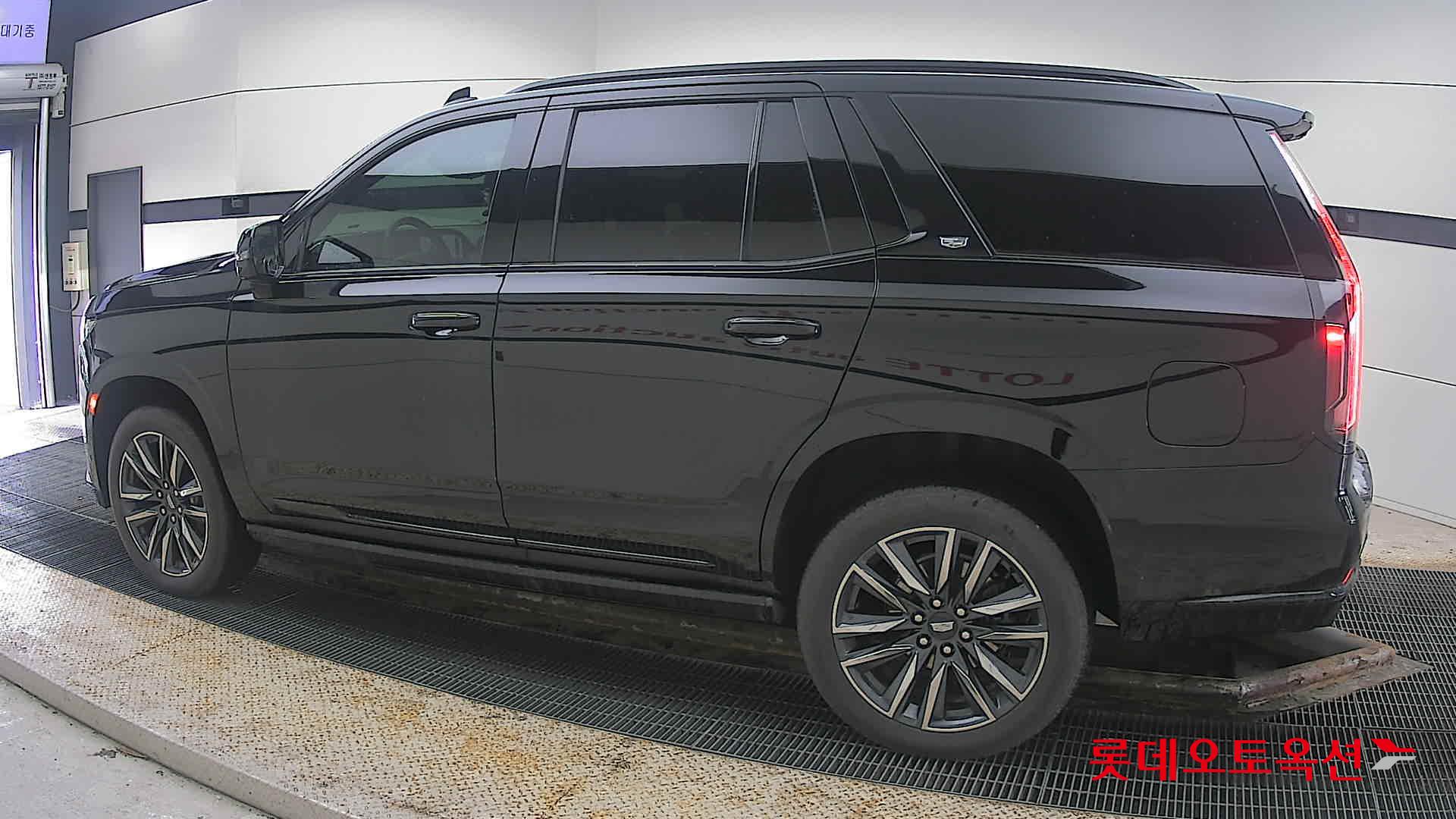 2022 - Cadillac ESCALADE