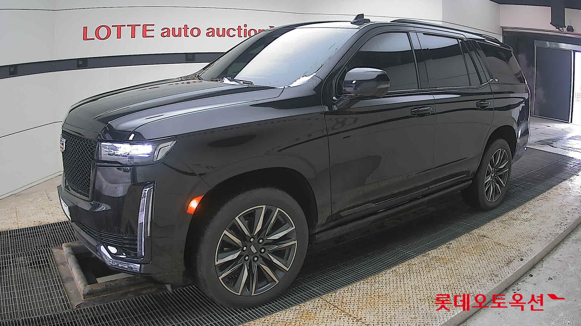 2022 - Cadillac ESCALADE