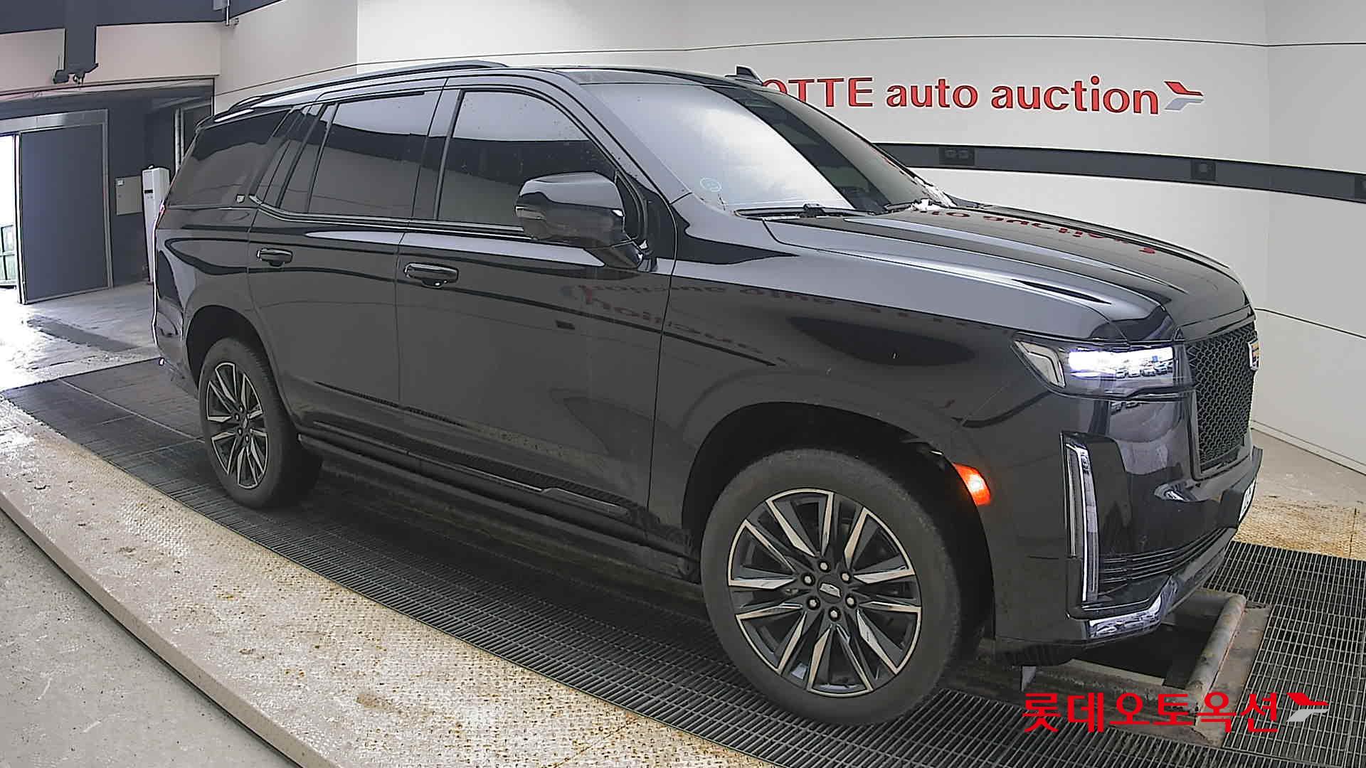 2022 - Cadillac ESCALADE