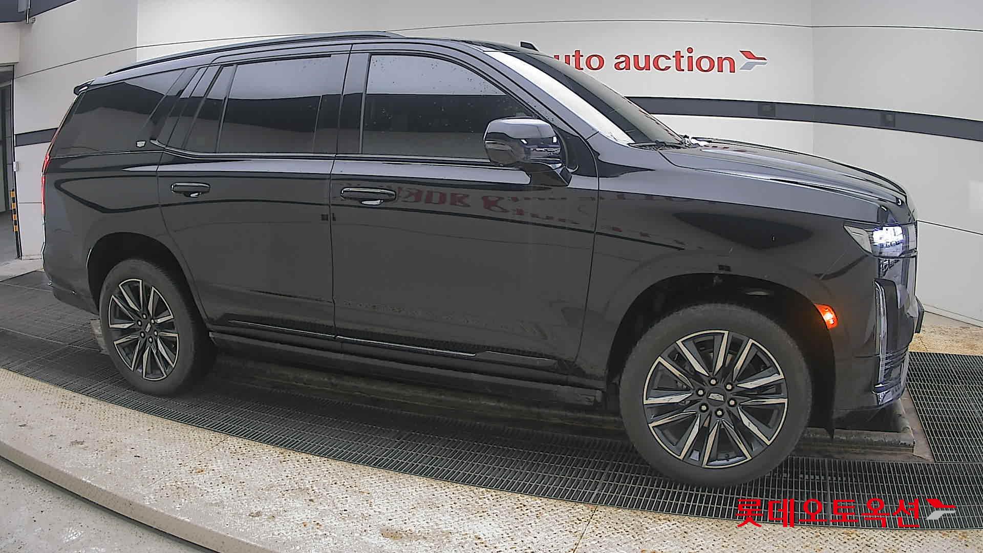 2022 - Cadillac ESCALADE