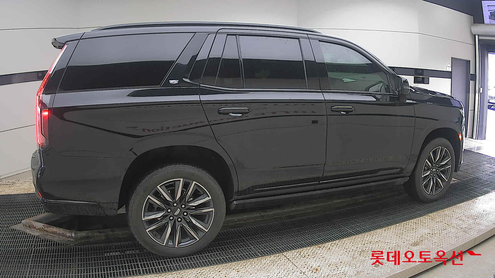 2022 - Cadillac ESCALADE