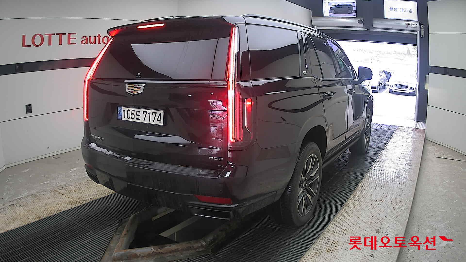 2022 - Cadillac ESCALADE