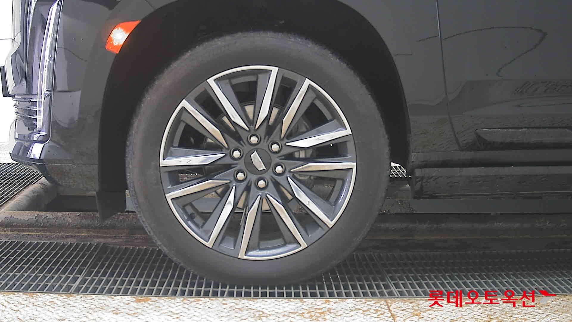 2022 - Cadillac ESCALADE