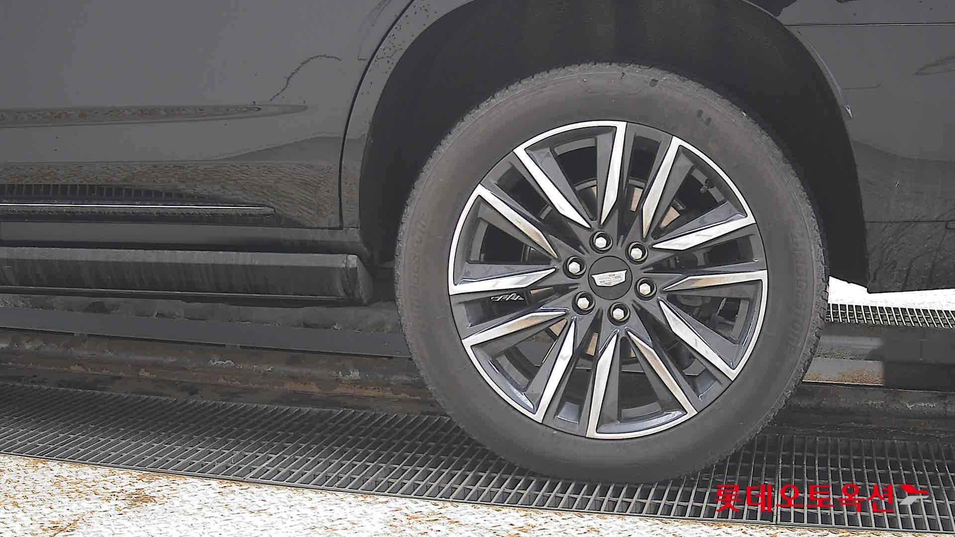 2022 - Cadillac ESCALADE