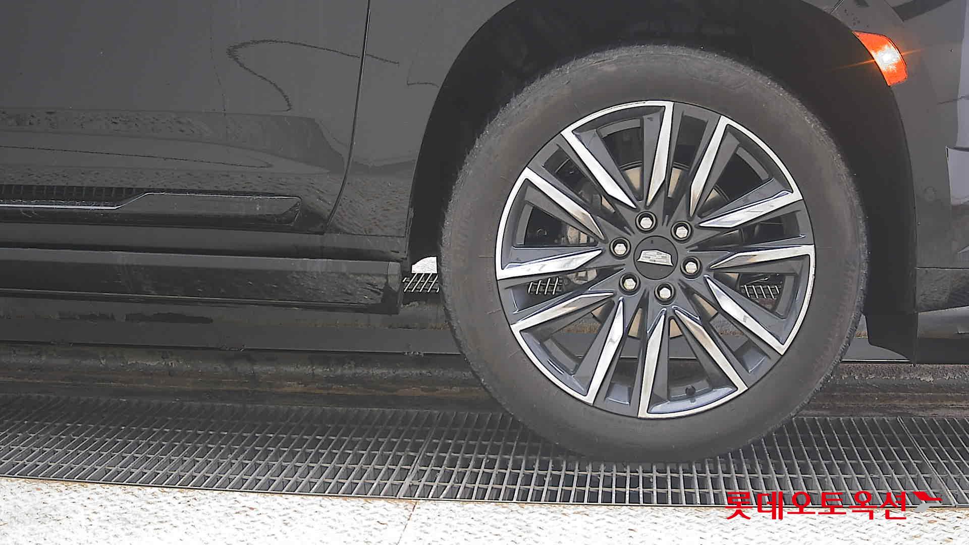 2022 - Cadillac ESCALADE