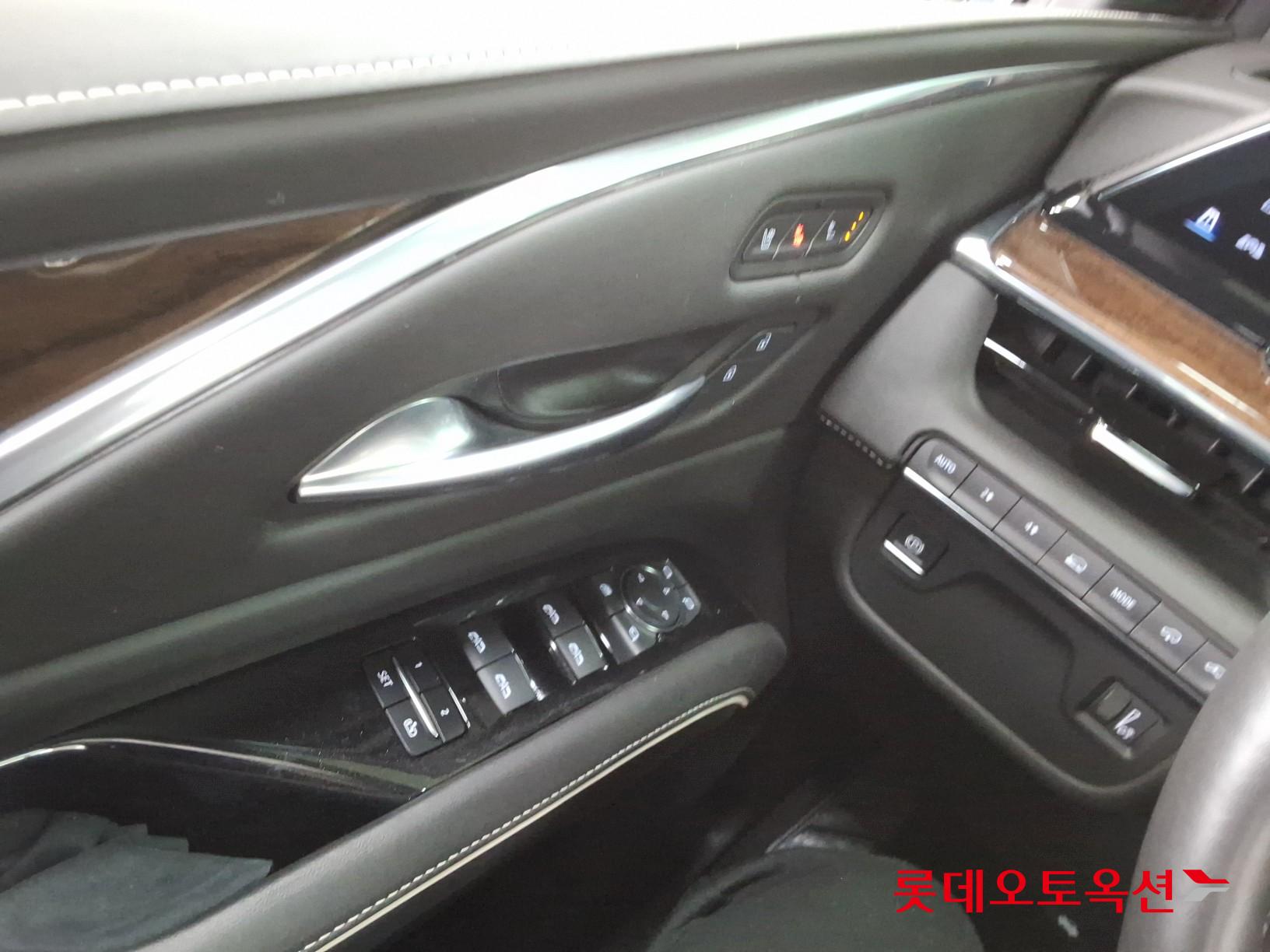 2022 - Cadillac ESCALADE