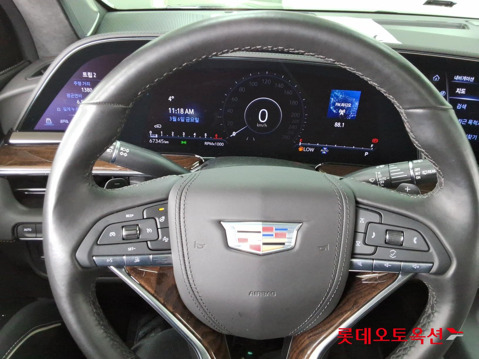 2022 - Cadillac ESCALADE