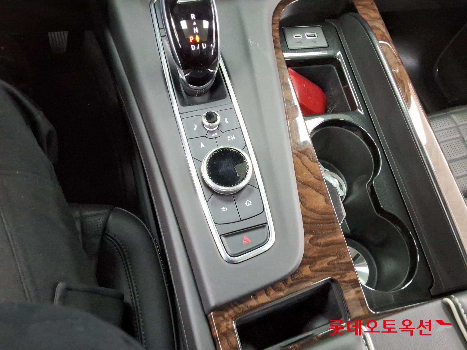 2022 - Cadillac ESCALADE