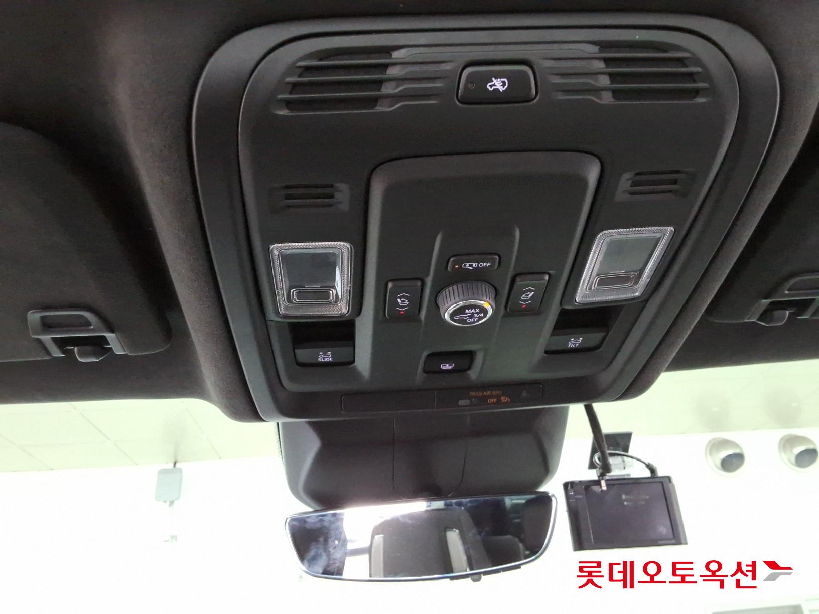 2022 - Cadillac ESCALADE