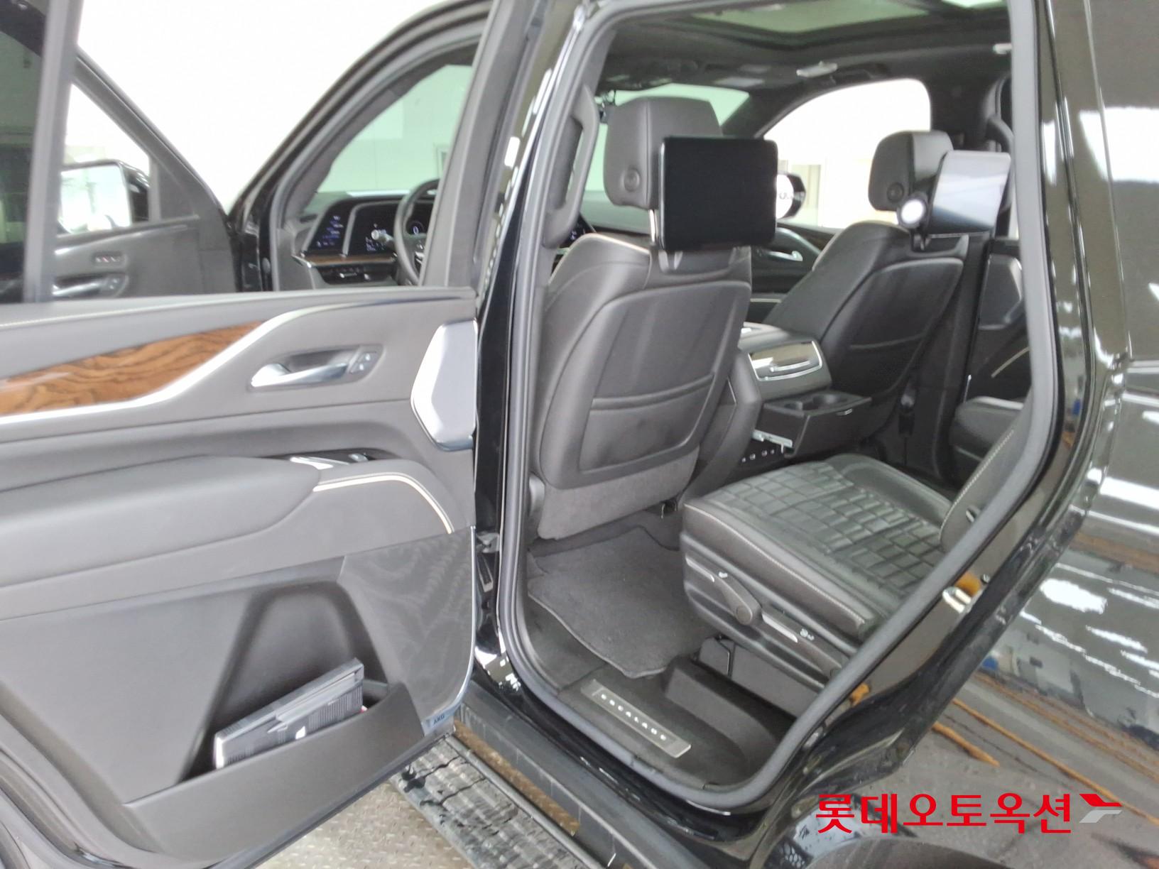 2022 - Cadillac ESCALADE