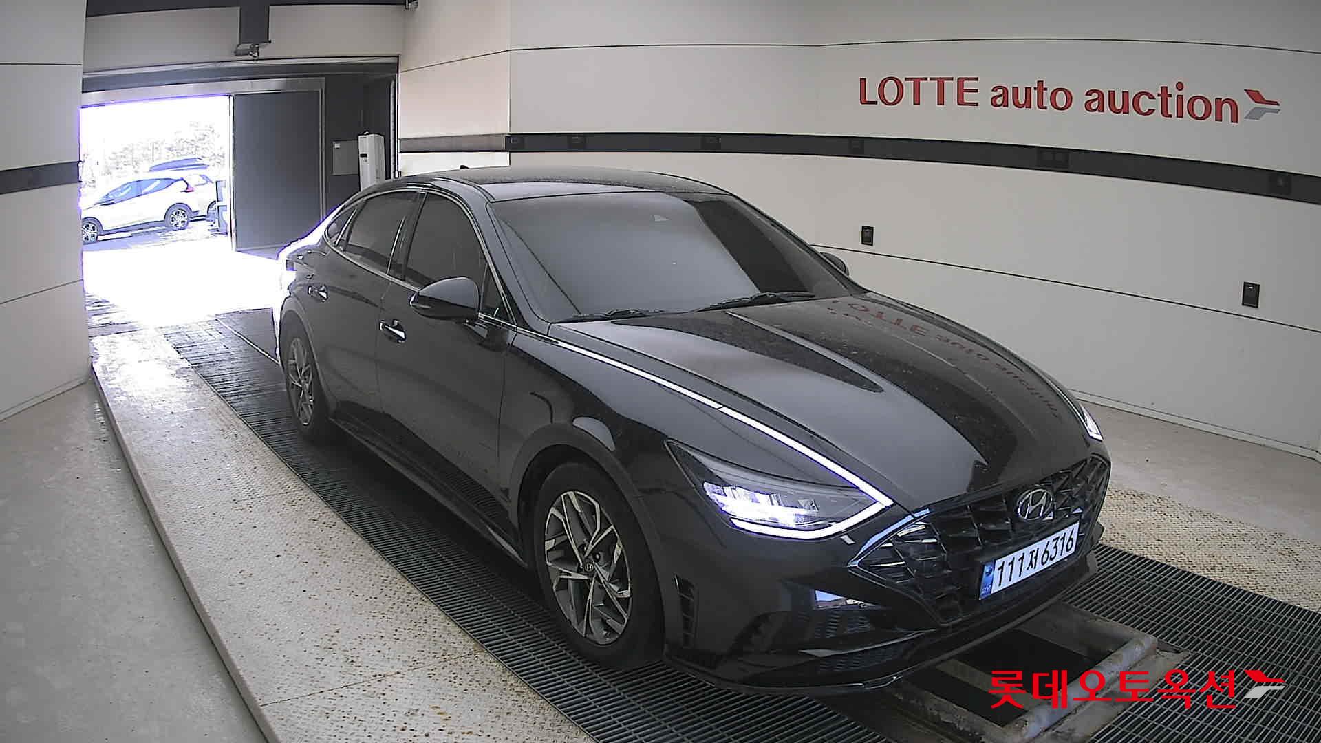 Hyundai Sonata 2022 Черный из Кореи, фото 2