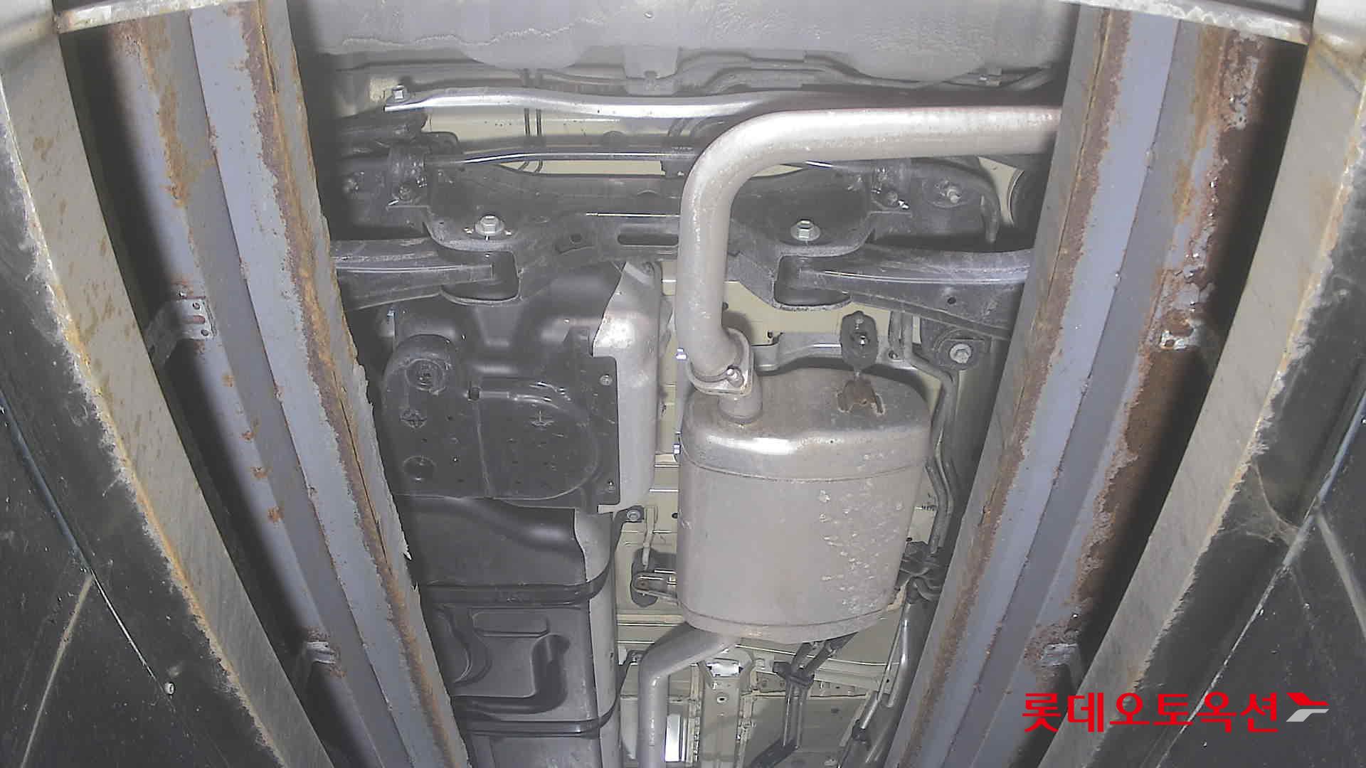 Kia Carnival - 2