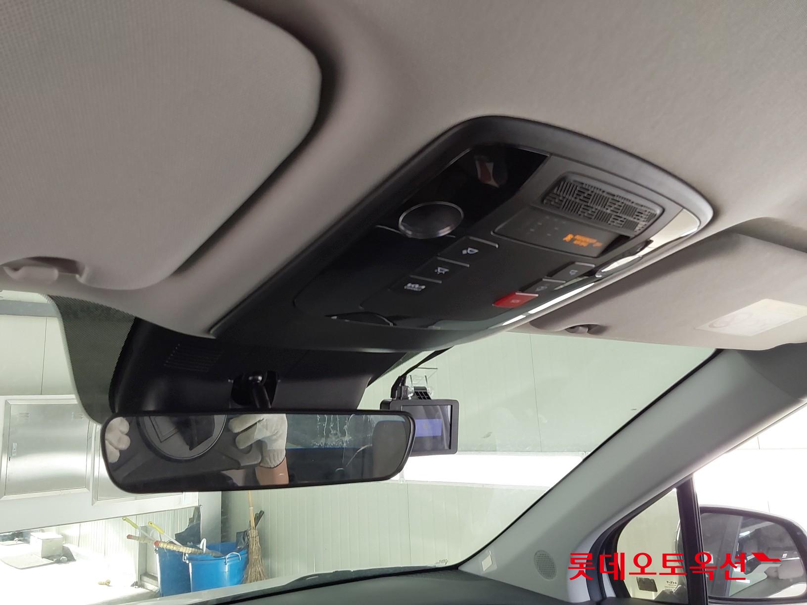 Kia Carnival - 31
