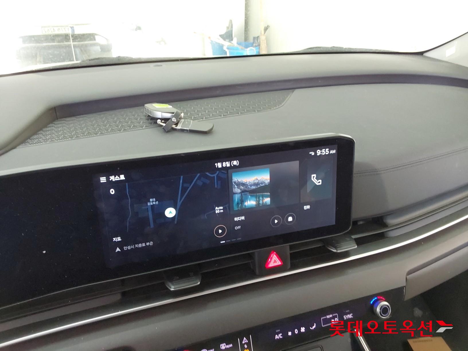 Kia Carnival - 32
